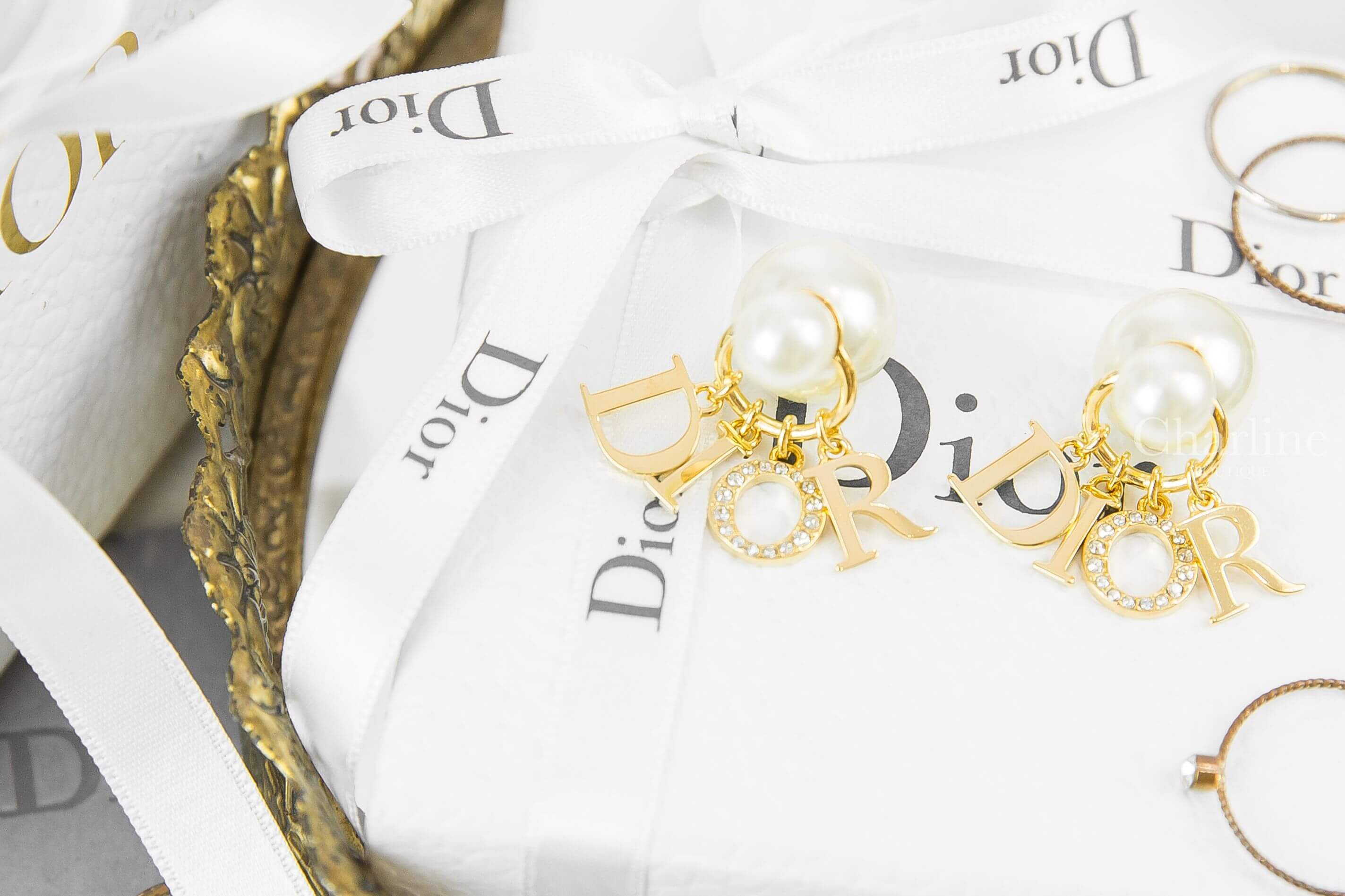 Dior Tribales Earrings 白色大小珍珠金色Dior字母水鑽O垂墜耳環-Charline Boutique 精品代購