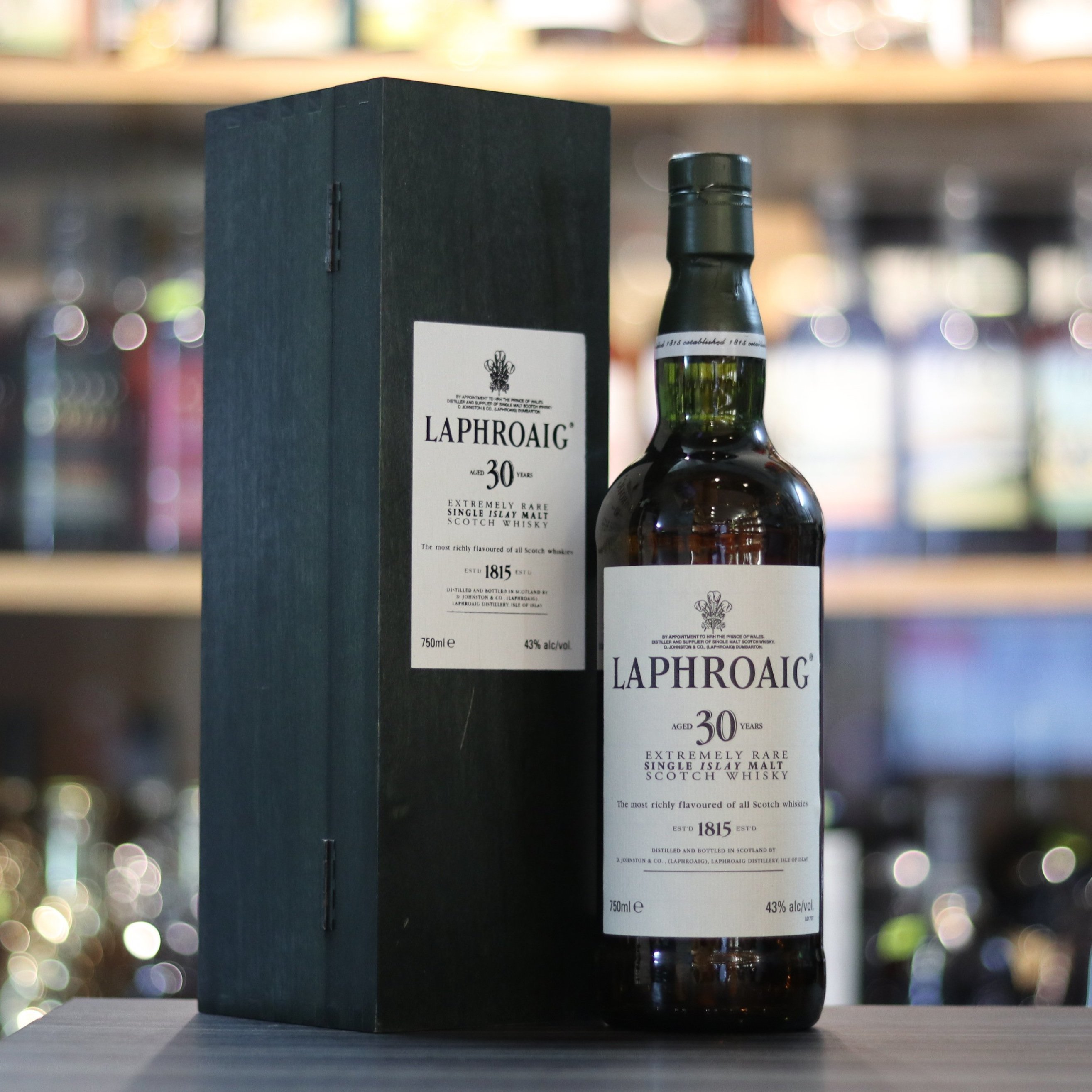 Laphroaig 30 Year Old (Old Bottling) - 70cl/43%