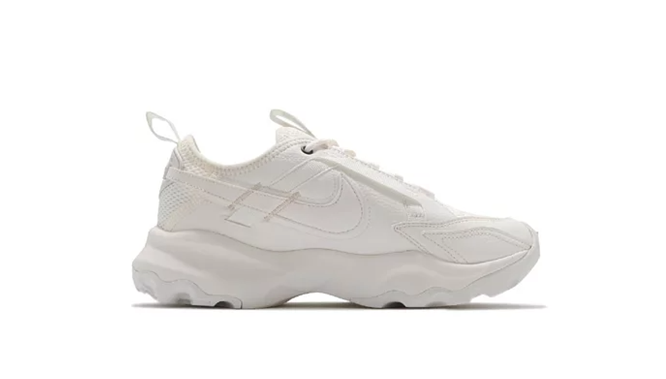 nike white tc 7900 sneakers