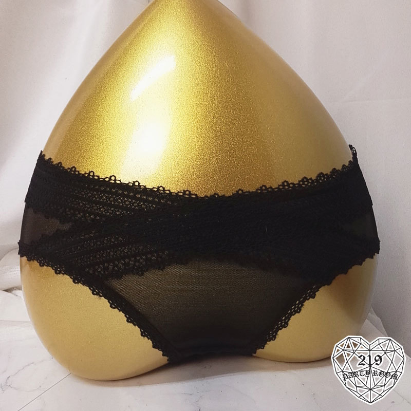 B-透膚蕾絲蜜桃包臀內褲