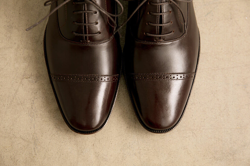 牛津鞋 林果良品 Quarter Brogue 1/4雕花橫飾牛津鞋濃粹咖色 皮革鞋面橫飾細節