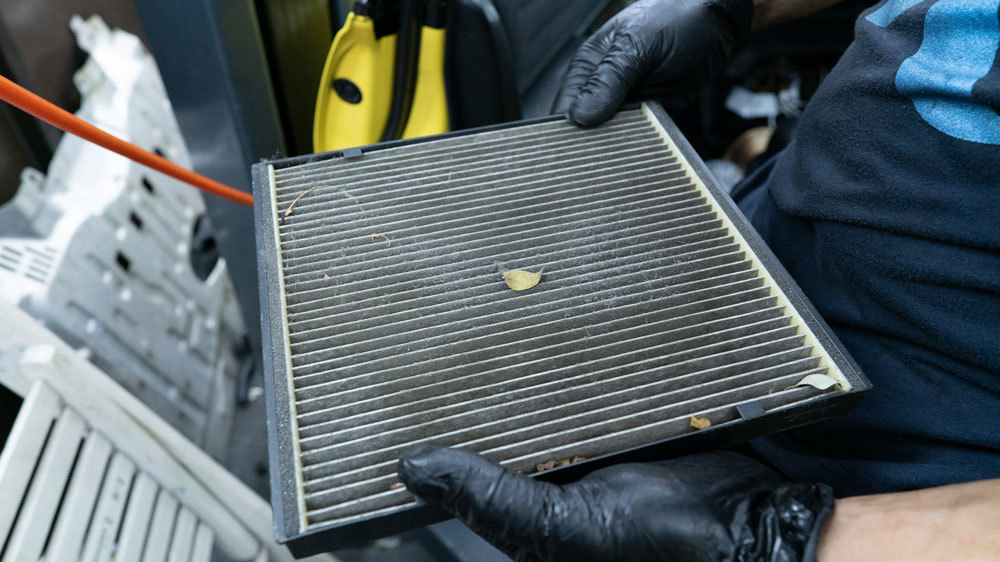 is200 cabin air filter replacement 更換 AC 風隔