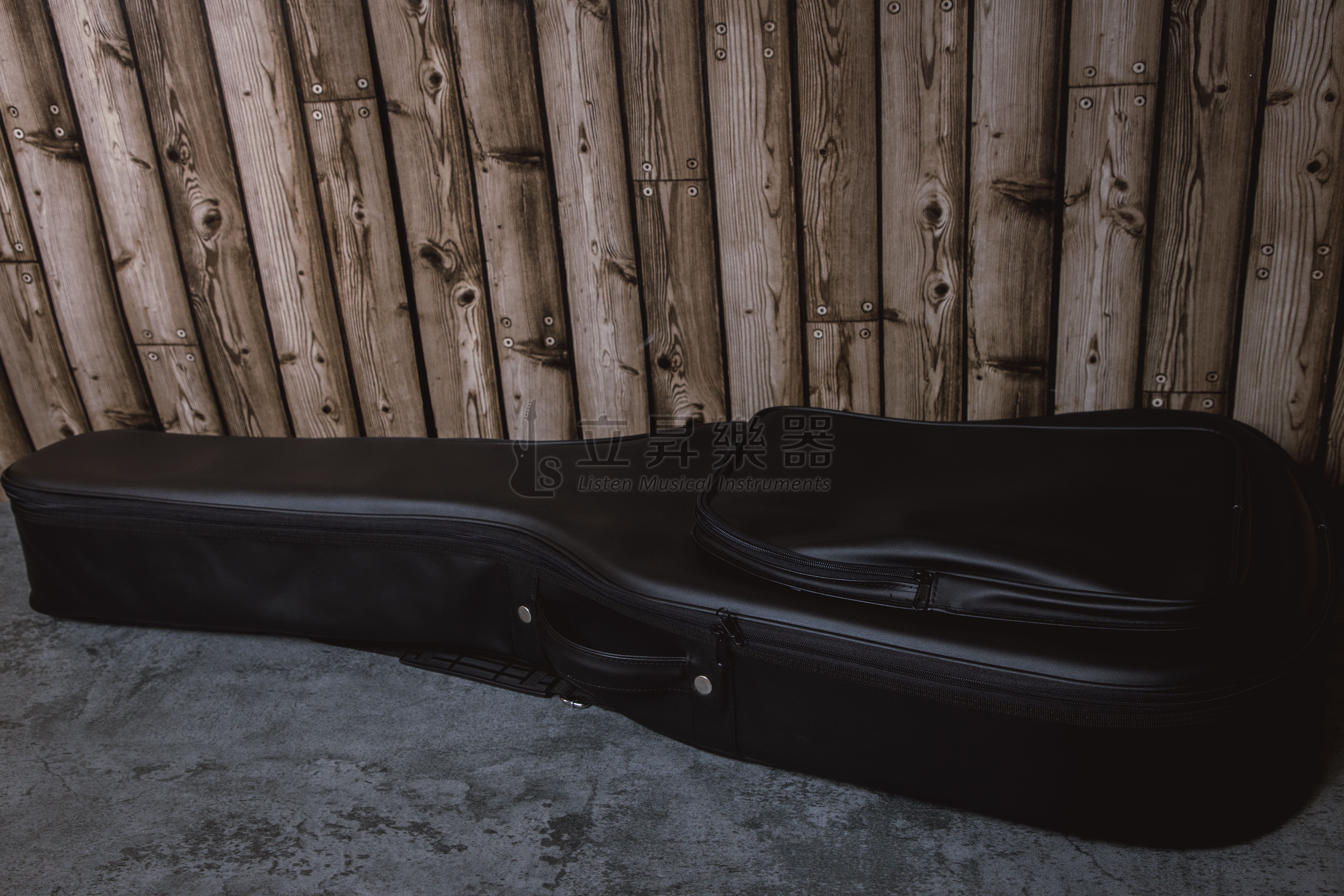 A90 A90 木吉他軟盒 木吉他袋 木吉他軟CASE 黑色 皮革材質【台灣製造】 第 3 張圖片｜三峽吉他 / Bass