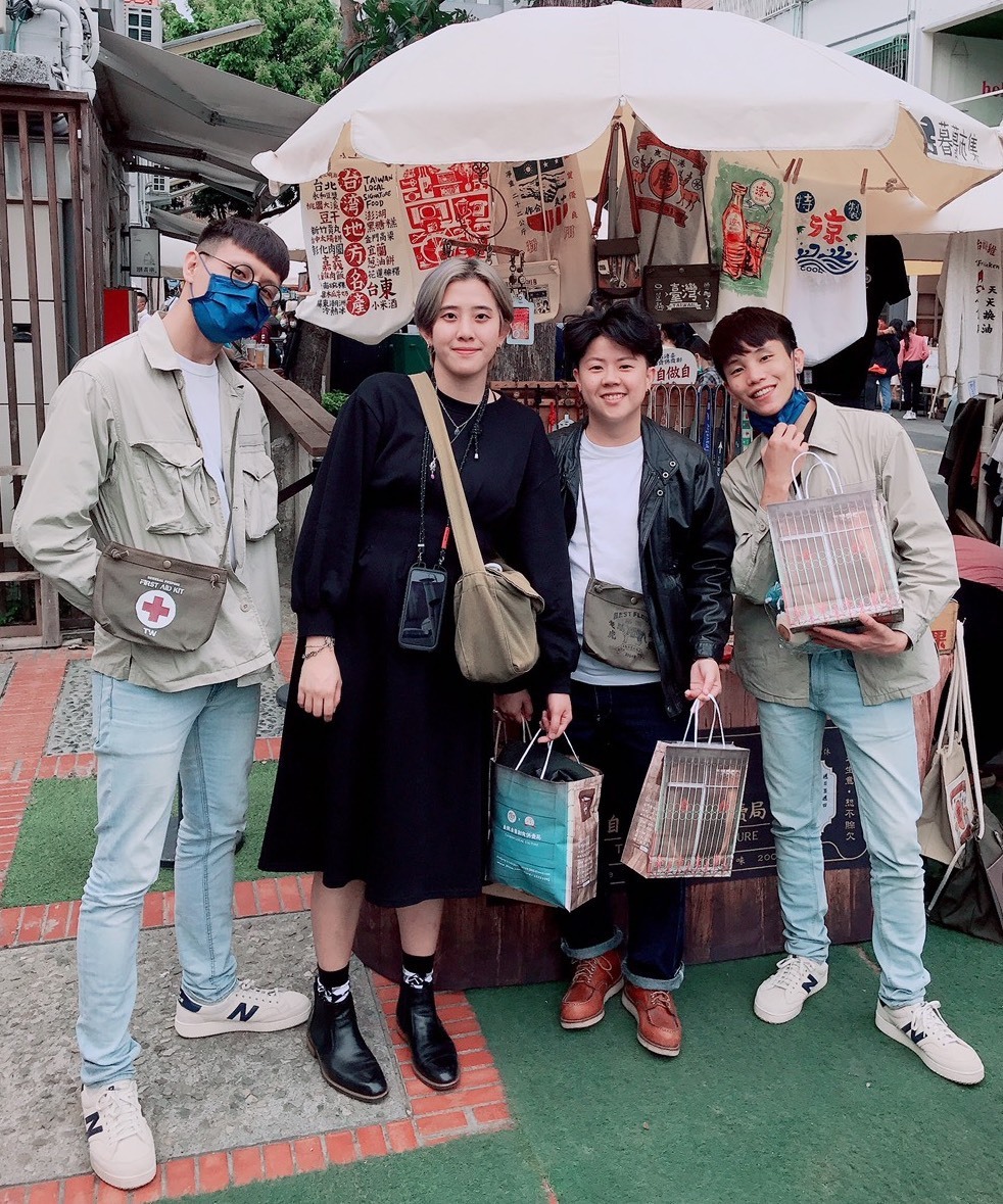 <img src="fun-with-fans.jpeg" alt="fun-with-fans">