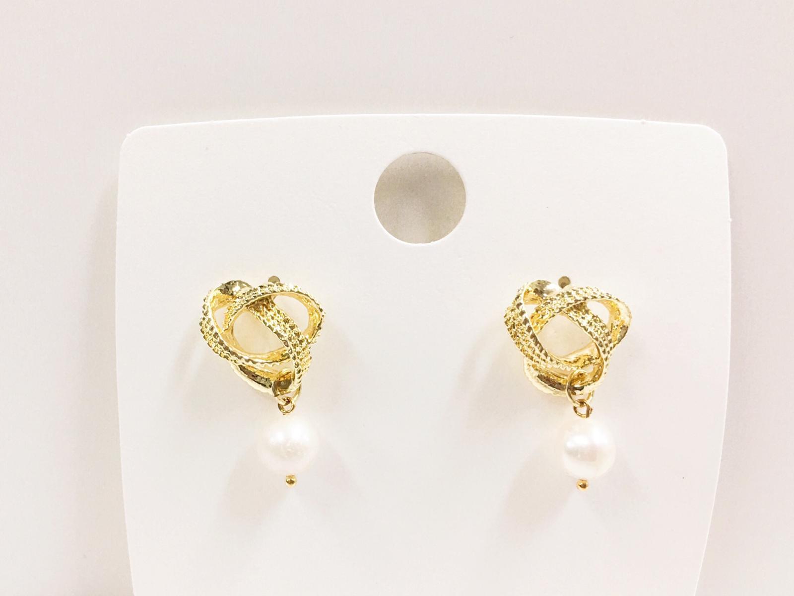 扭花吊一粒珍珠耳環 RE06