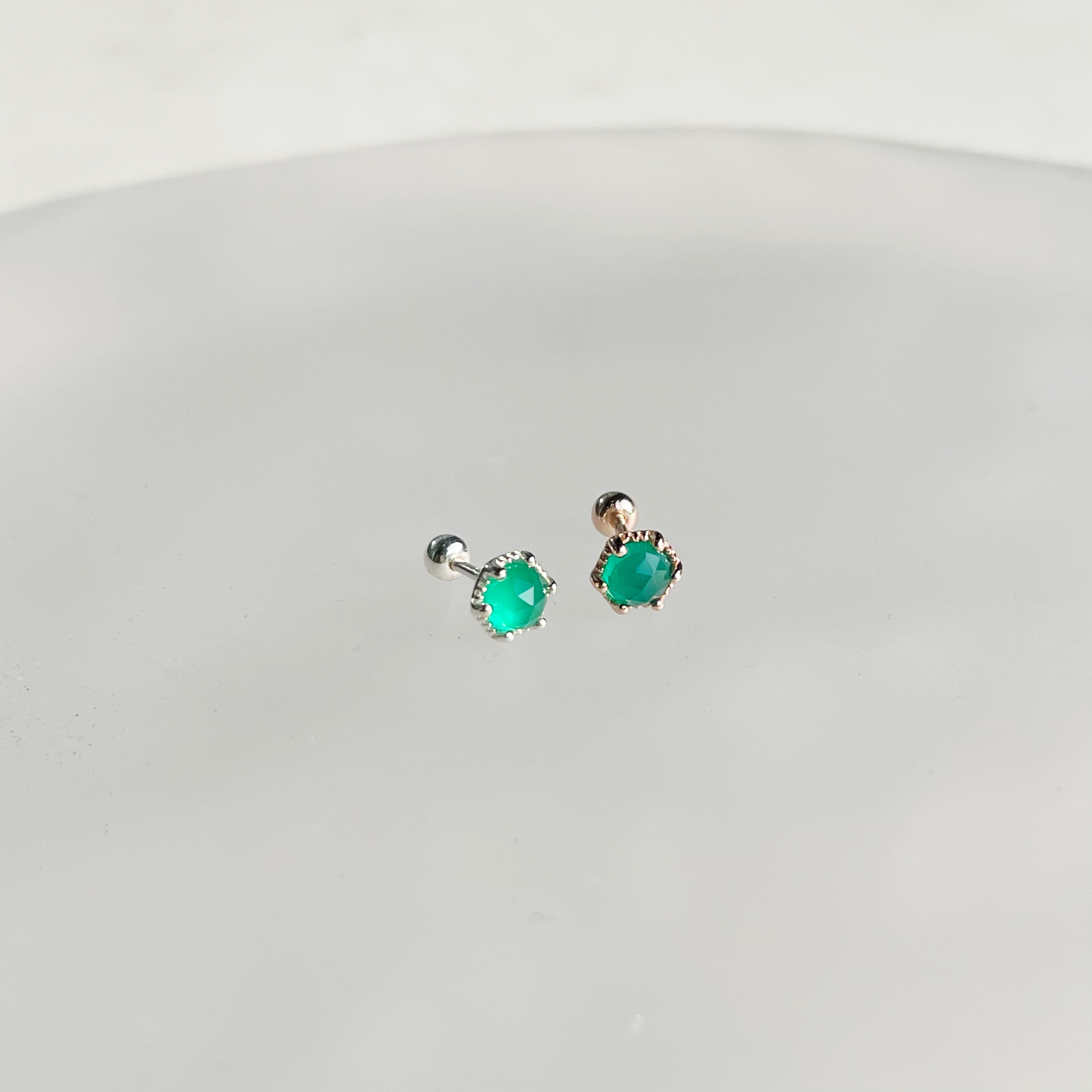 爪鑲小六角綠瑪瑙轉珠耳環