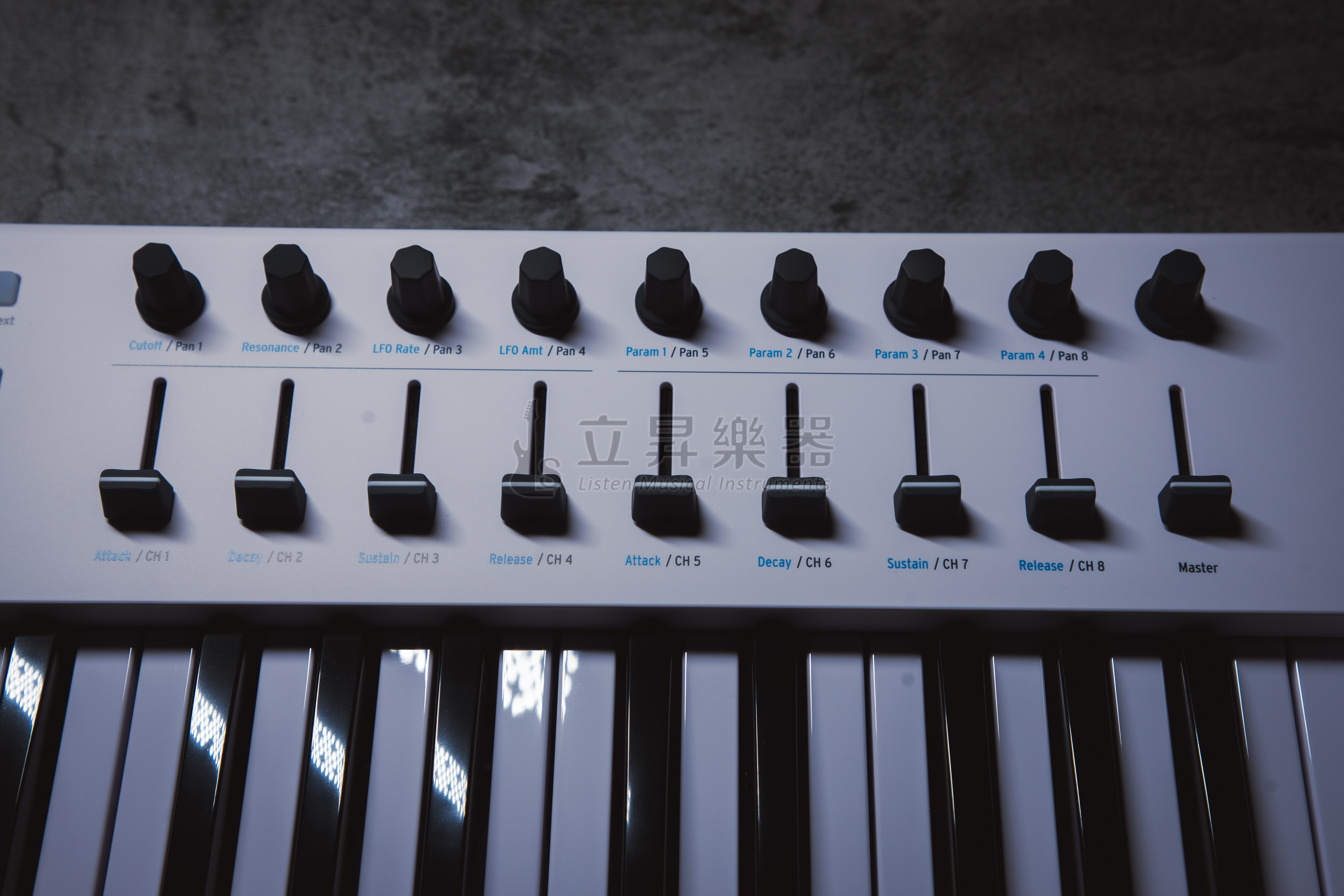 Arturia Arturia KEYLAB Essential 61 專業主控鍵盤 第 6 張圖片｜三峽鍵盤 / 鋼琴