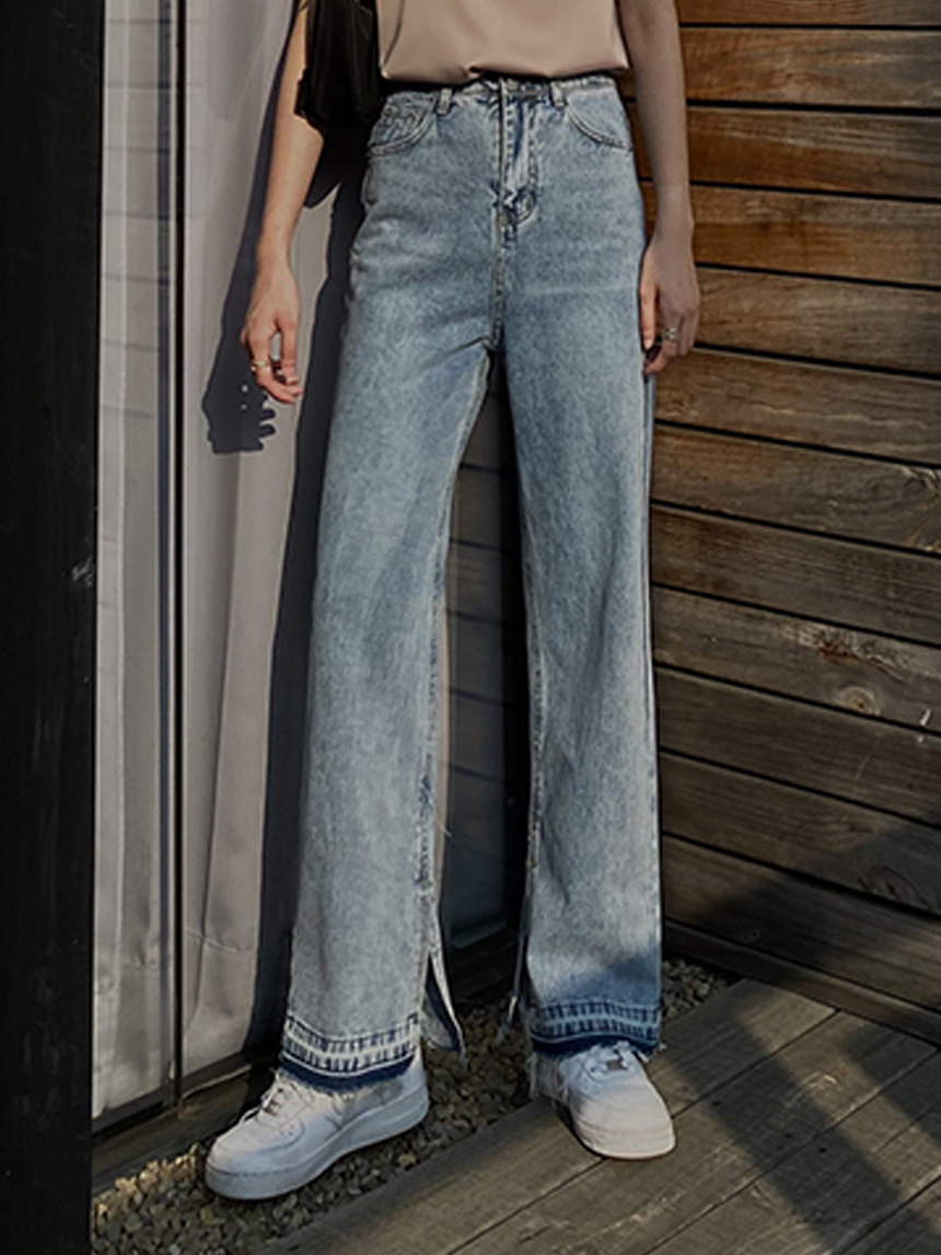 開衩下深藍牛仔寬褲