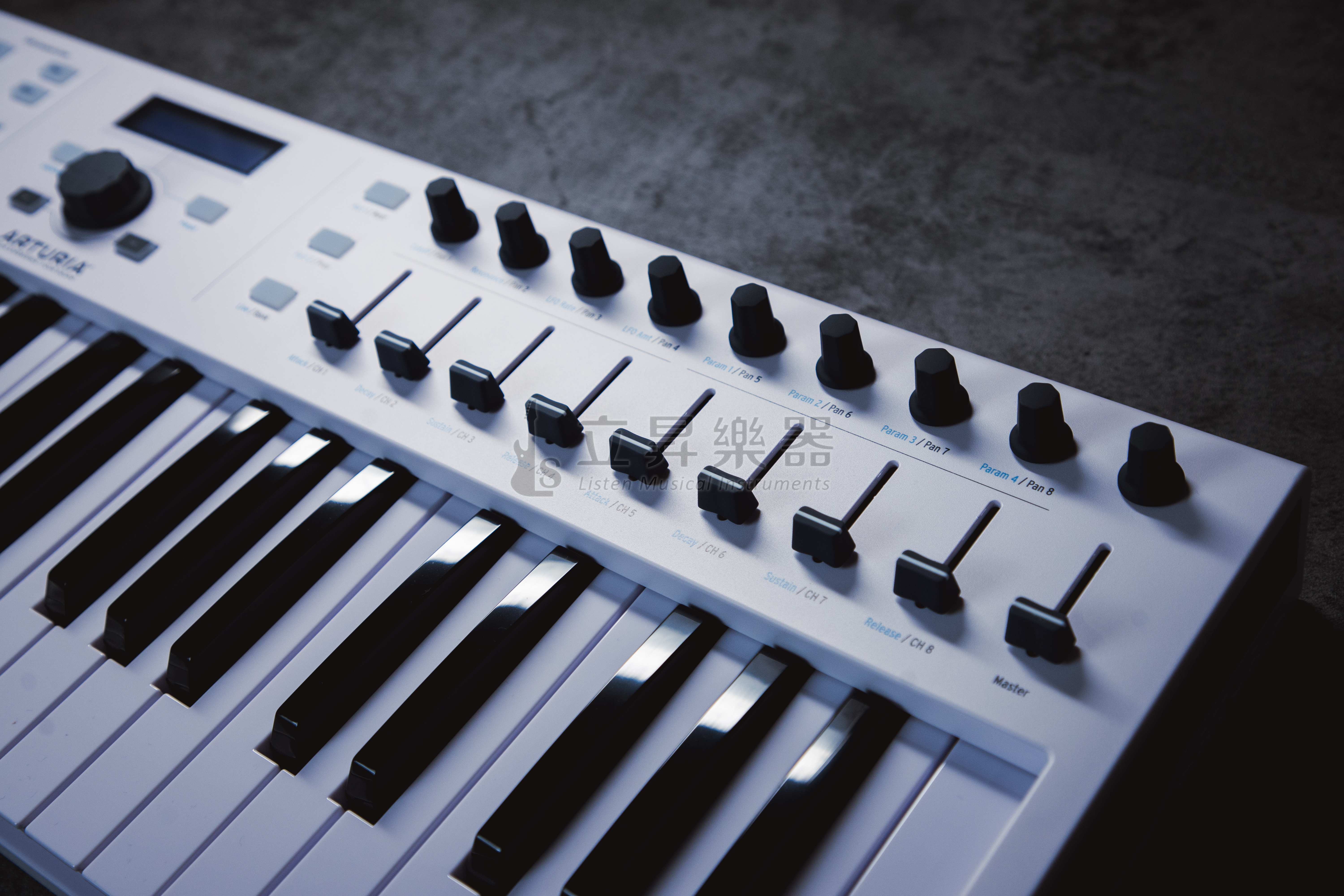 Arturia Arturia keylab essential 49 主控鍵盤 白色 ART-KEYKAB-49-WH 第 4 張圖片｜三峽鍵盤 / 鋼琴