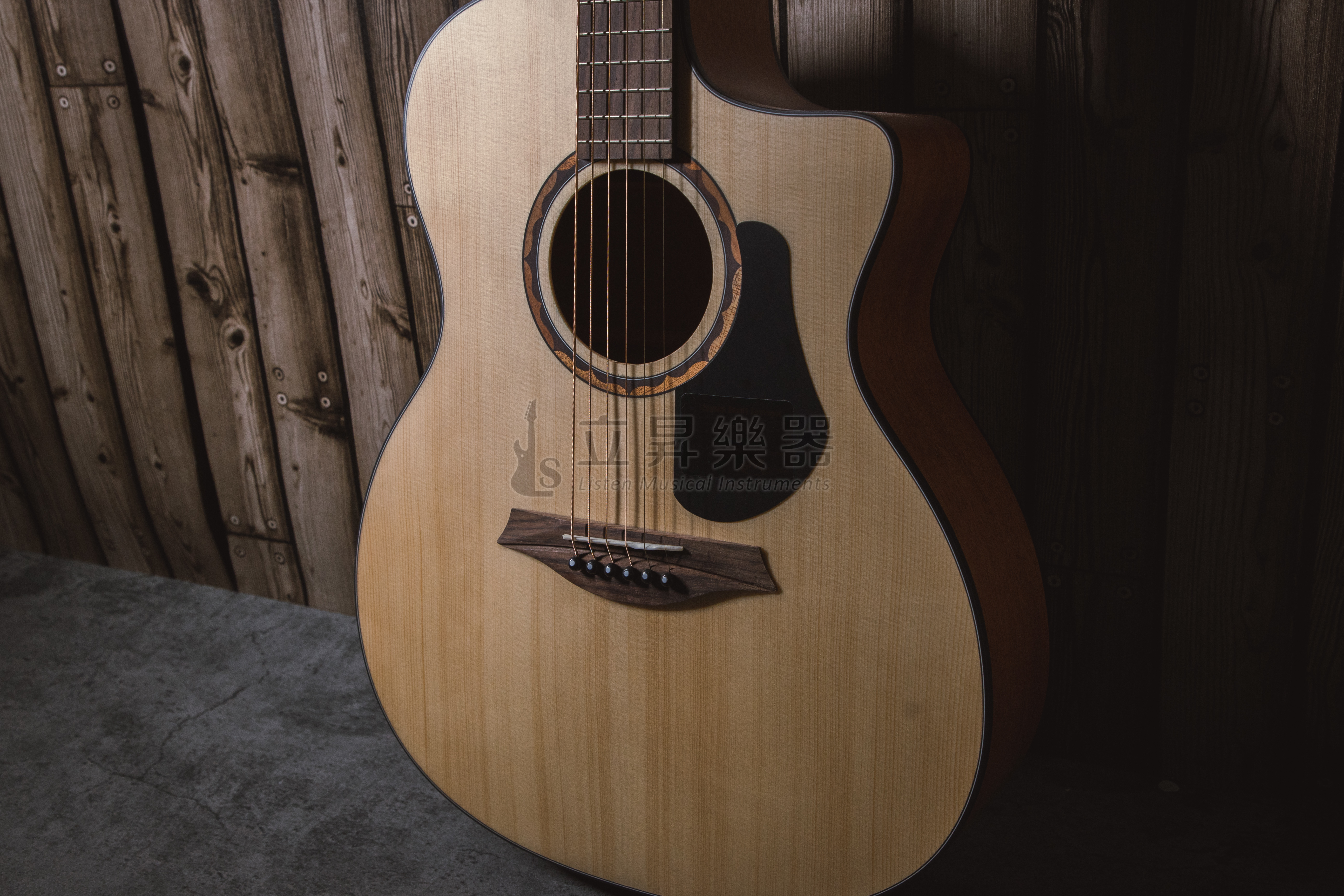 Mayson ALPHA 3 英格曼雲杉木 新款亮面漆 OM桶缺角 面單板木吉他 (附原廠厚袋、配件包) 第 5 張圖片｜三峽吉他 / Bass