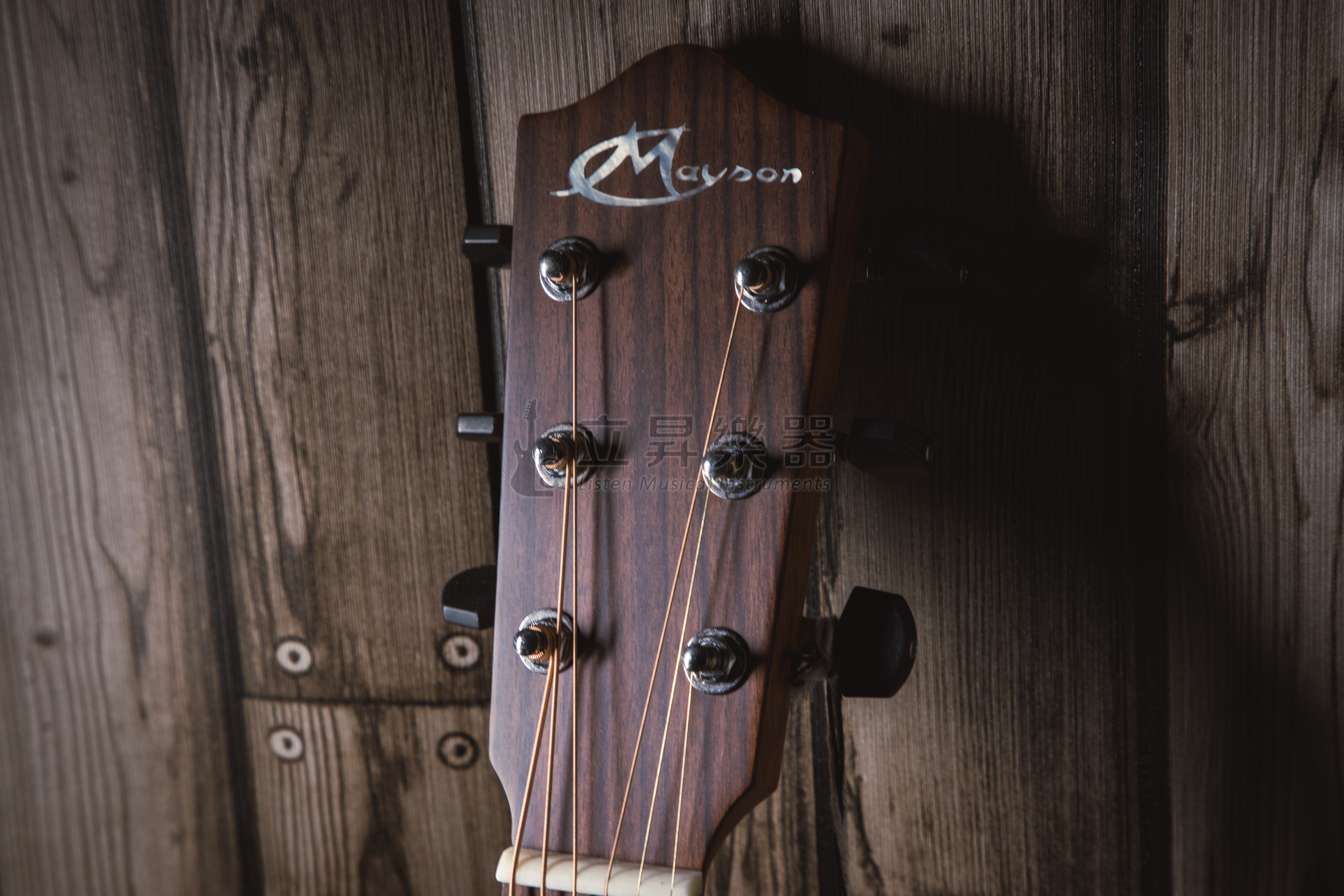 Mayson ALPHA 3 英格曼雲杉木 新款亮面漆 OM桶缺角 面單板木吉他 (附原廠厚袋、配件包) 第 3 張圖片｜三峽吉他 / Bass