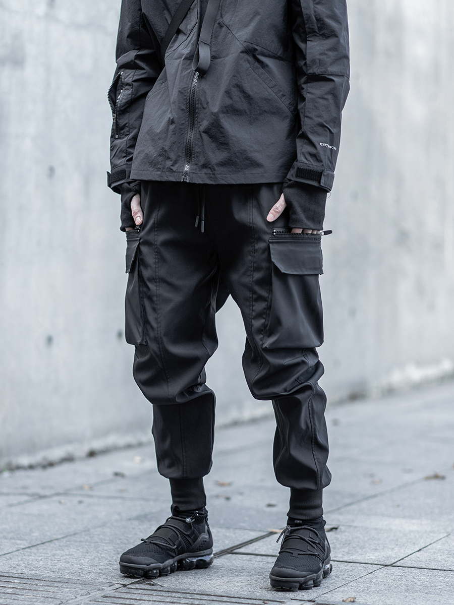 【 20% OFF 】非對稱大口袋拉鍊束腳褲