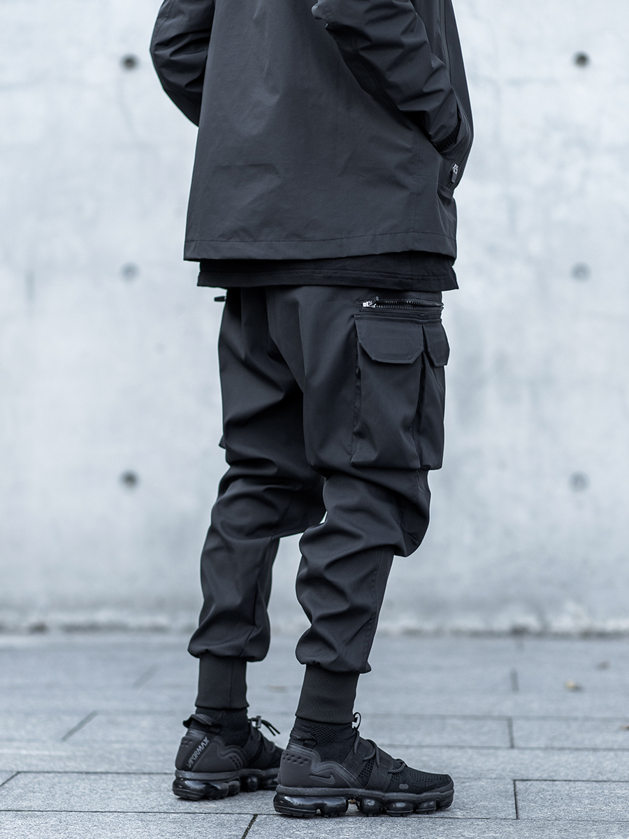 【 20% OFF 】非對稱大口袋拉鍊束腳褲