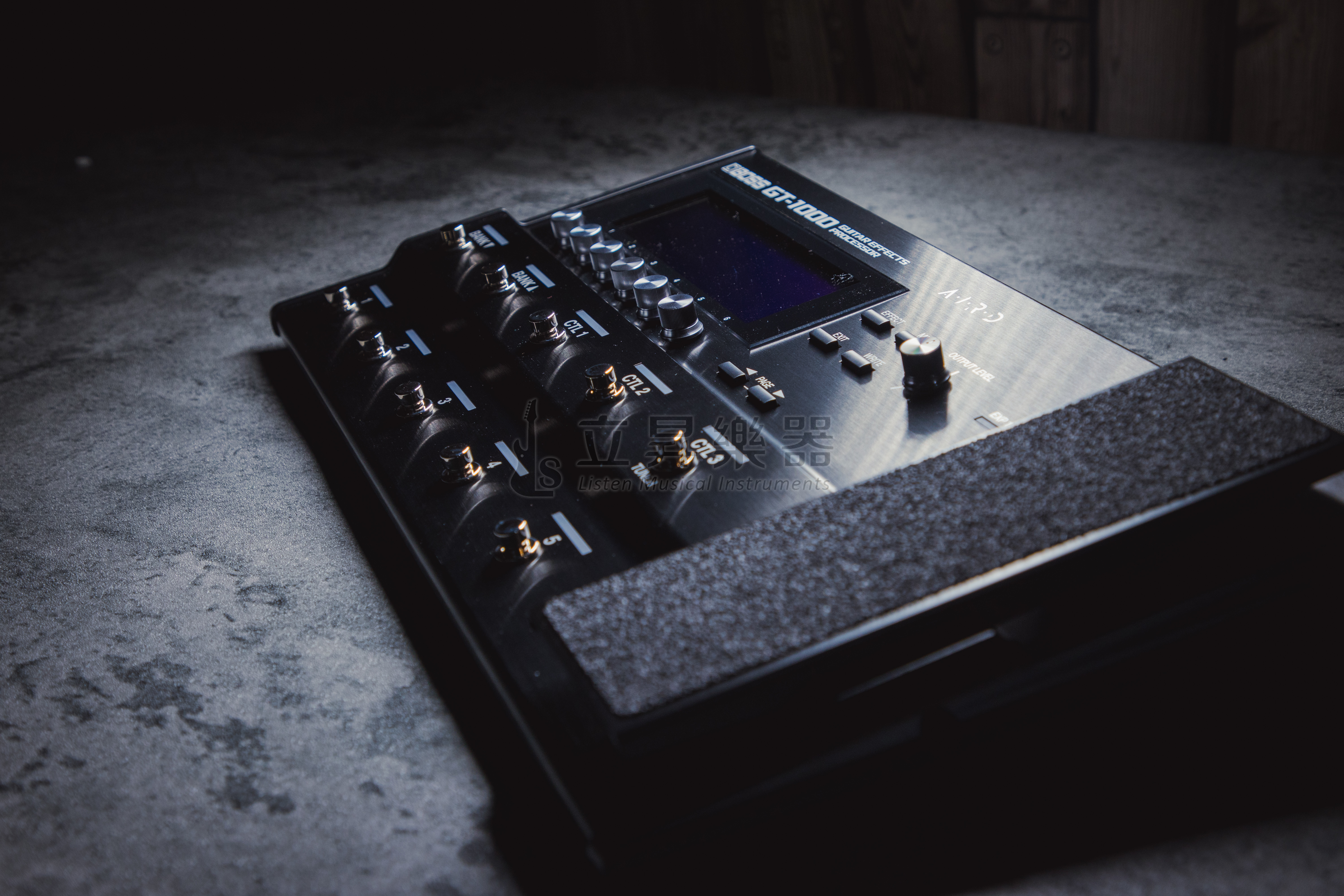 BOSS BOSS GT-1000 旗艦型 電吉他 綜合效果器 GT1000 【公司貨】 第 4 張圖片｜三峽吉他 / Bass