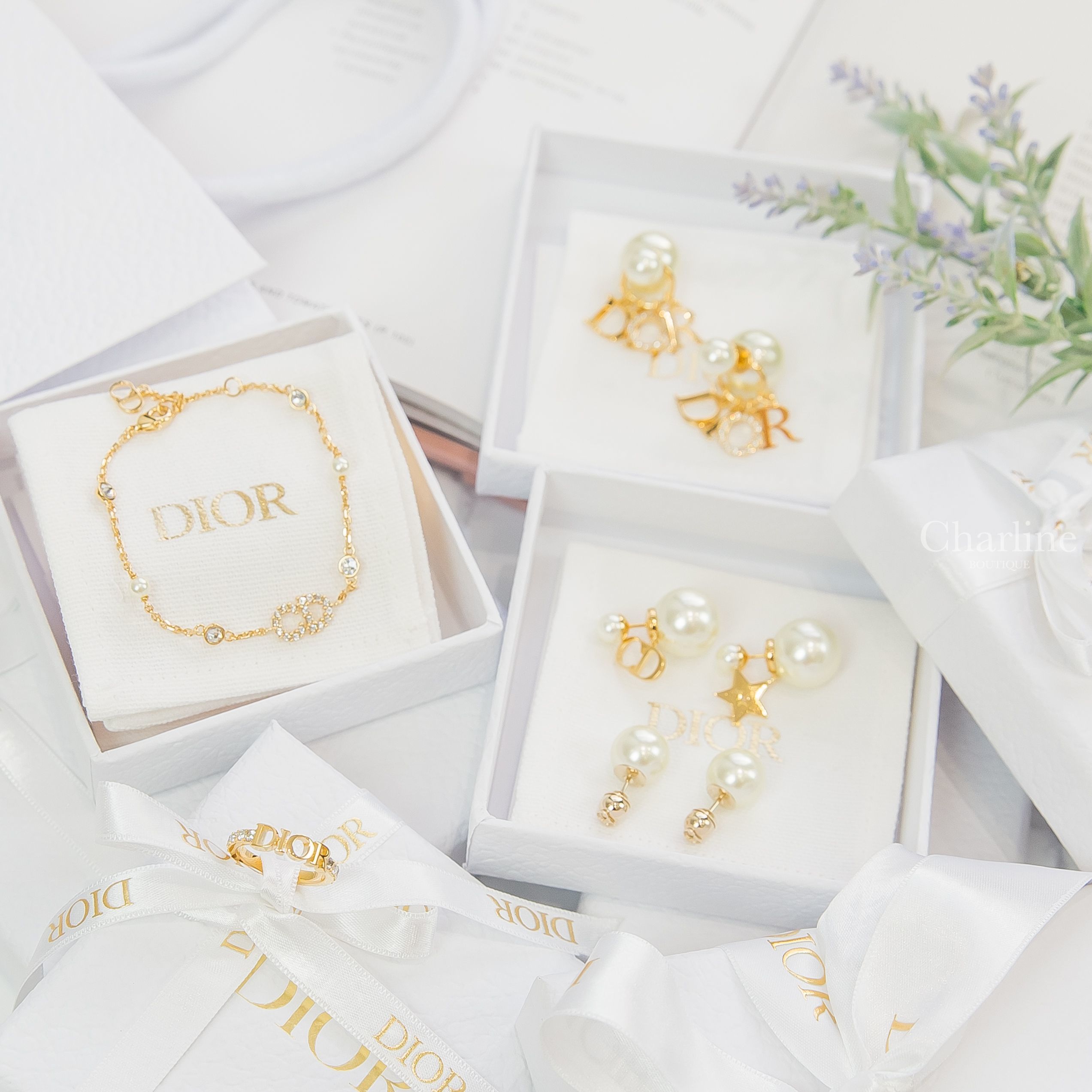Dior Earrings 白色珍珠金Dior垂墜耳環,白色珍珠金色CD小珠耳環,白色珍珠金色星星CD不對稱耳環,Dior Bracelet 金色水鑽CD珍珠手鏈,Dior Ring 金色Dior水鑽戒指-Charline Boutique 精品代購