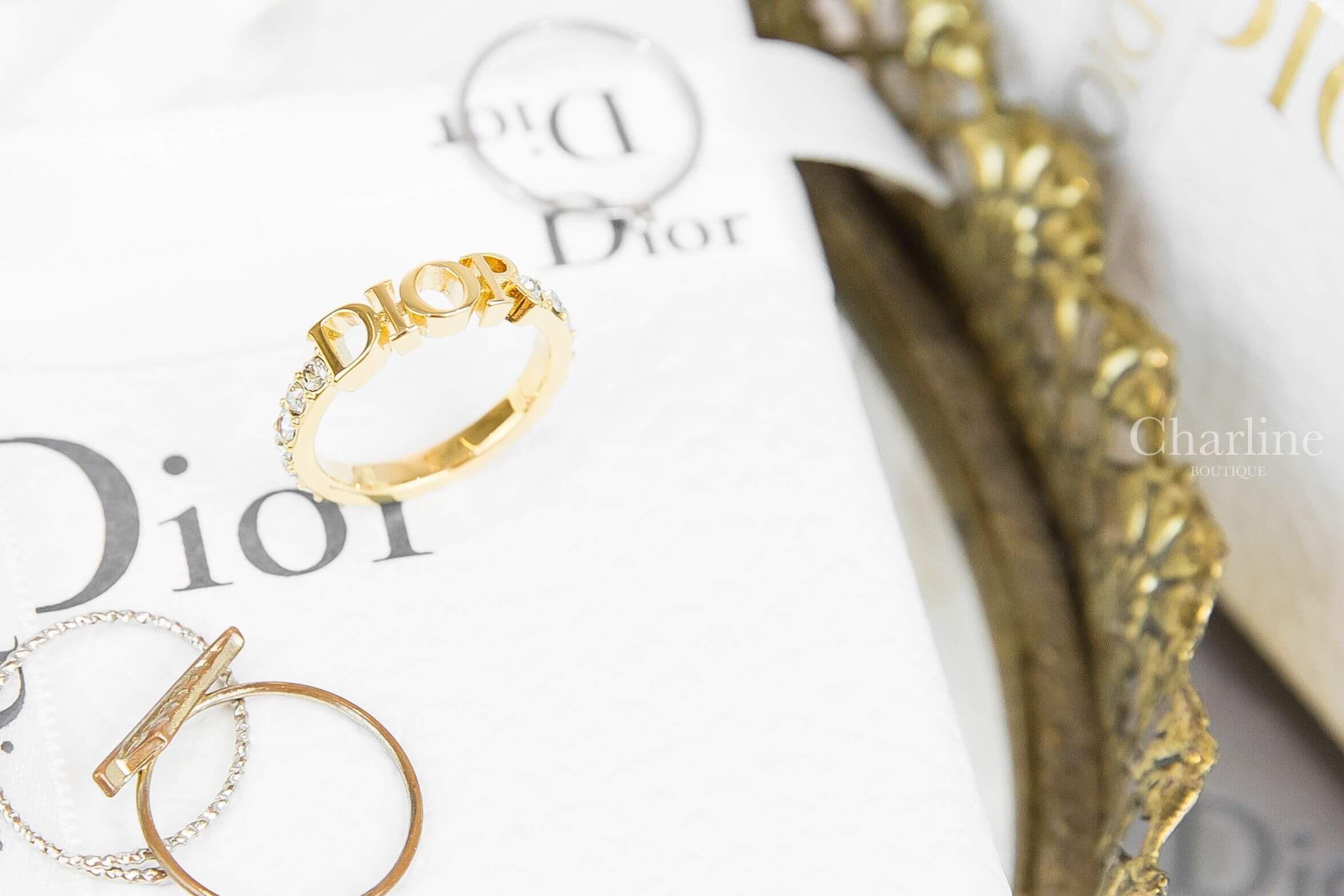 Dior Dio(r)evolution Ring 金色Dior水鑽戒指