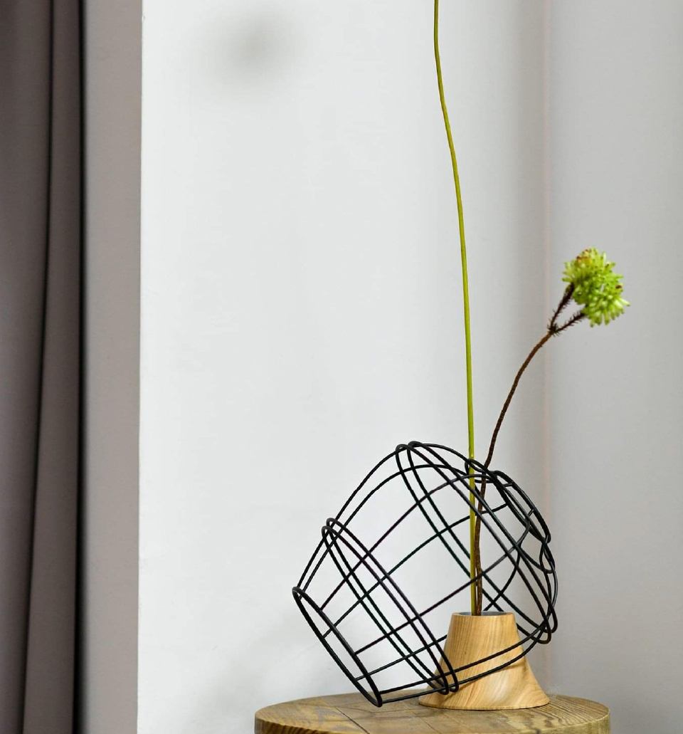 黑色柒木上下花器