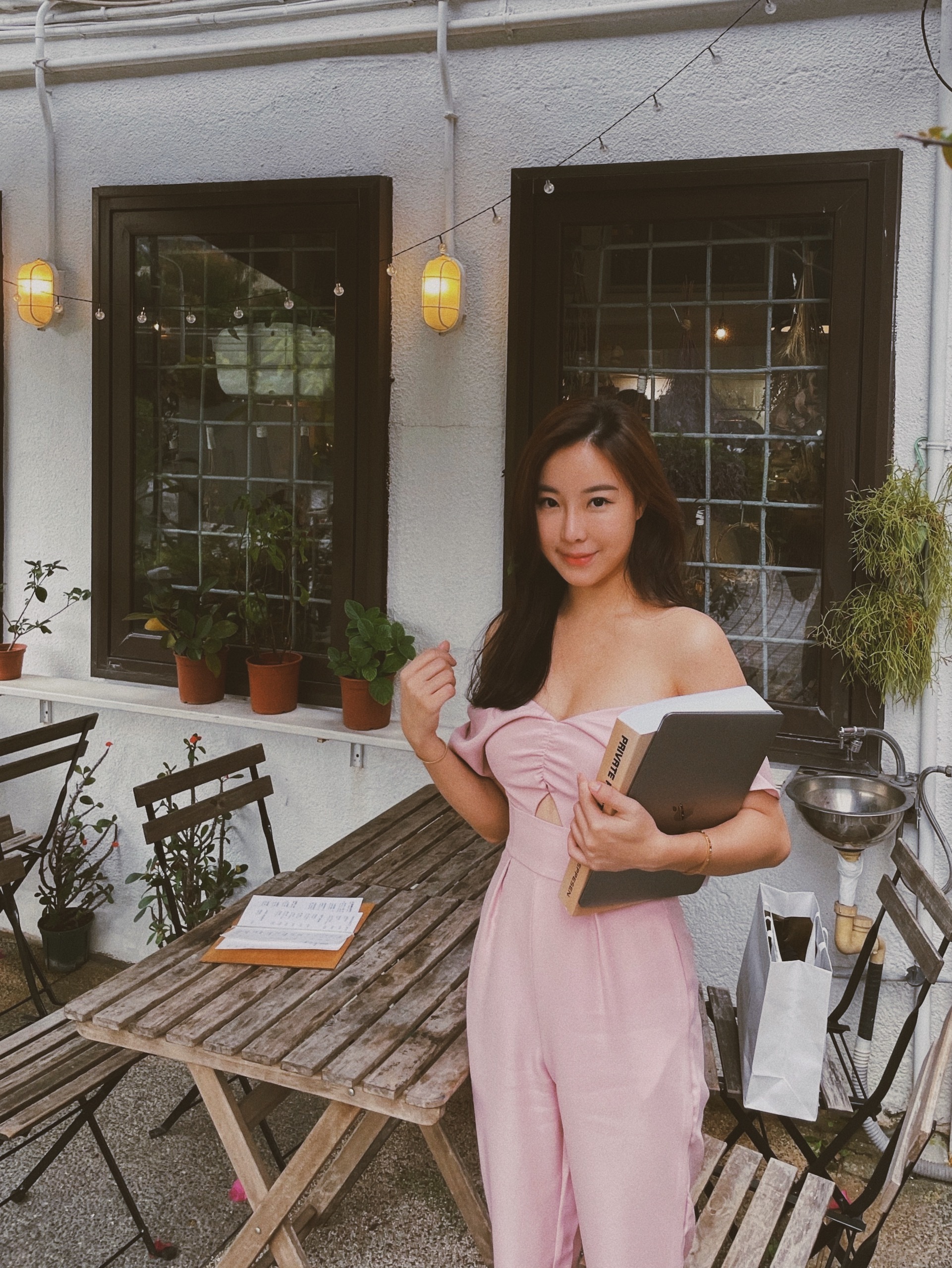 Peach 蜜桃甜心 一字領特殊剪裁連身長褲