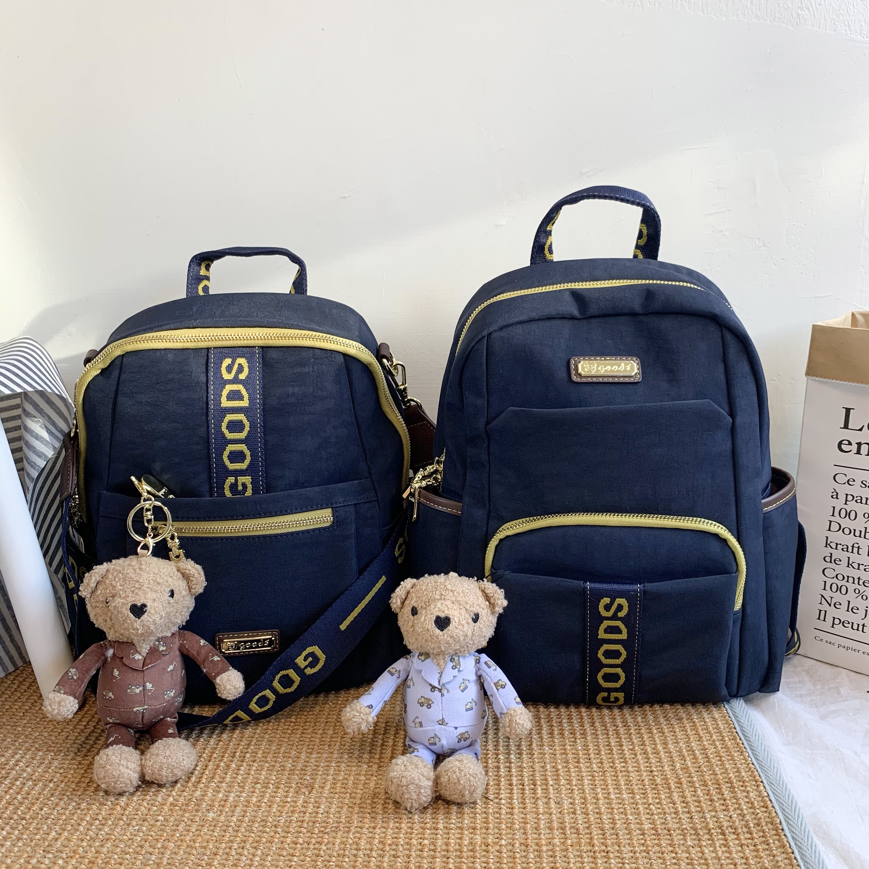 GOODS 織帶藍 拼接黃藍運動風後背包 附小熊吊飾 #2644