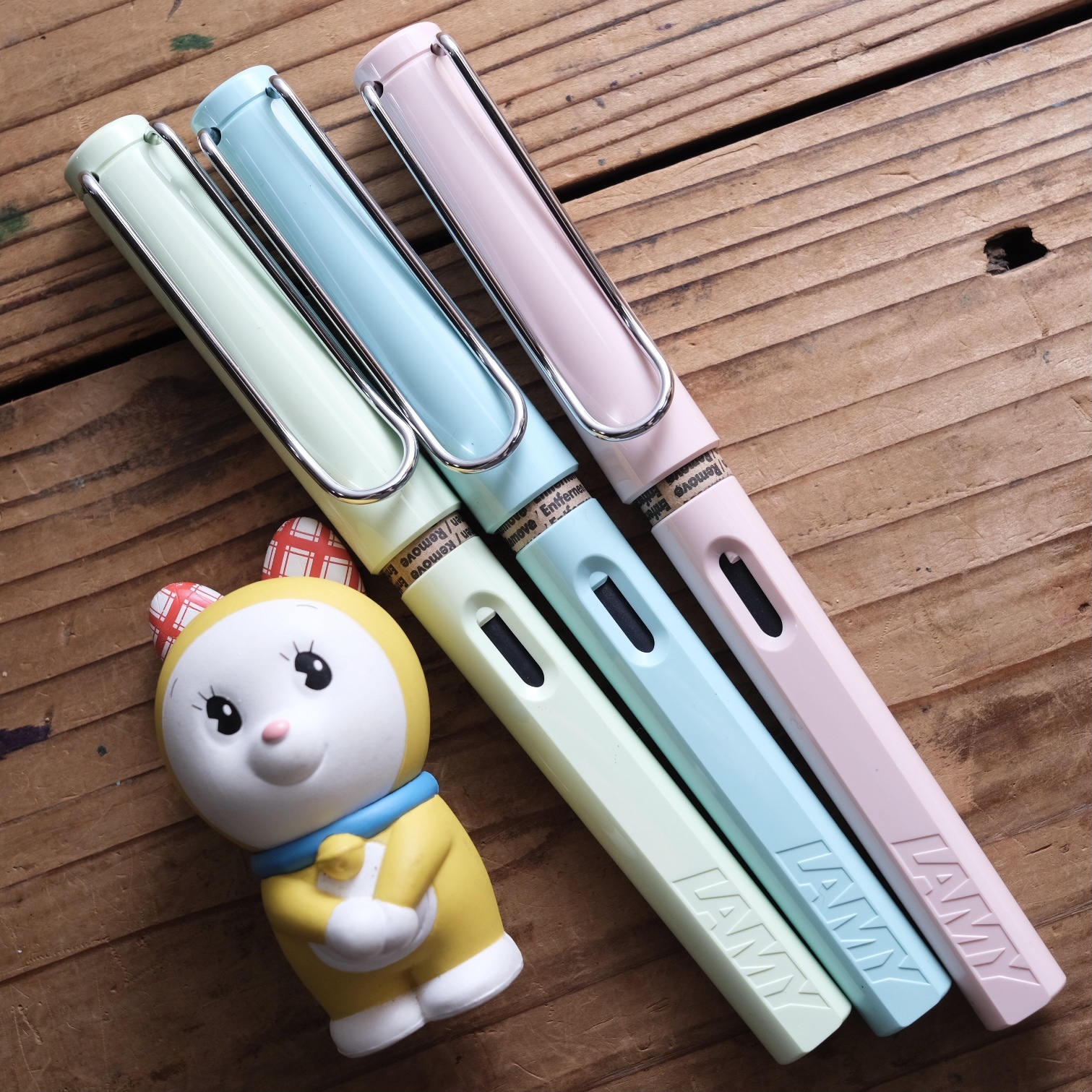 LAMY Safari fountain pen pastel color