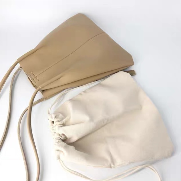 簡約軟皮肩背包/兩色