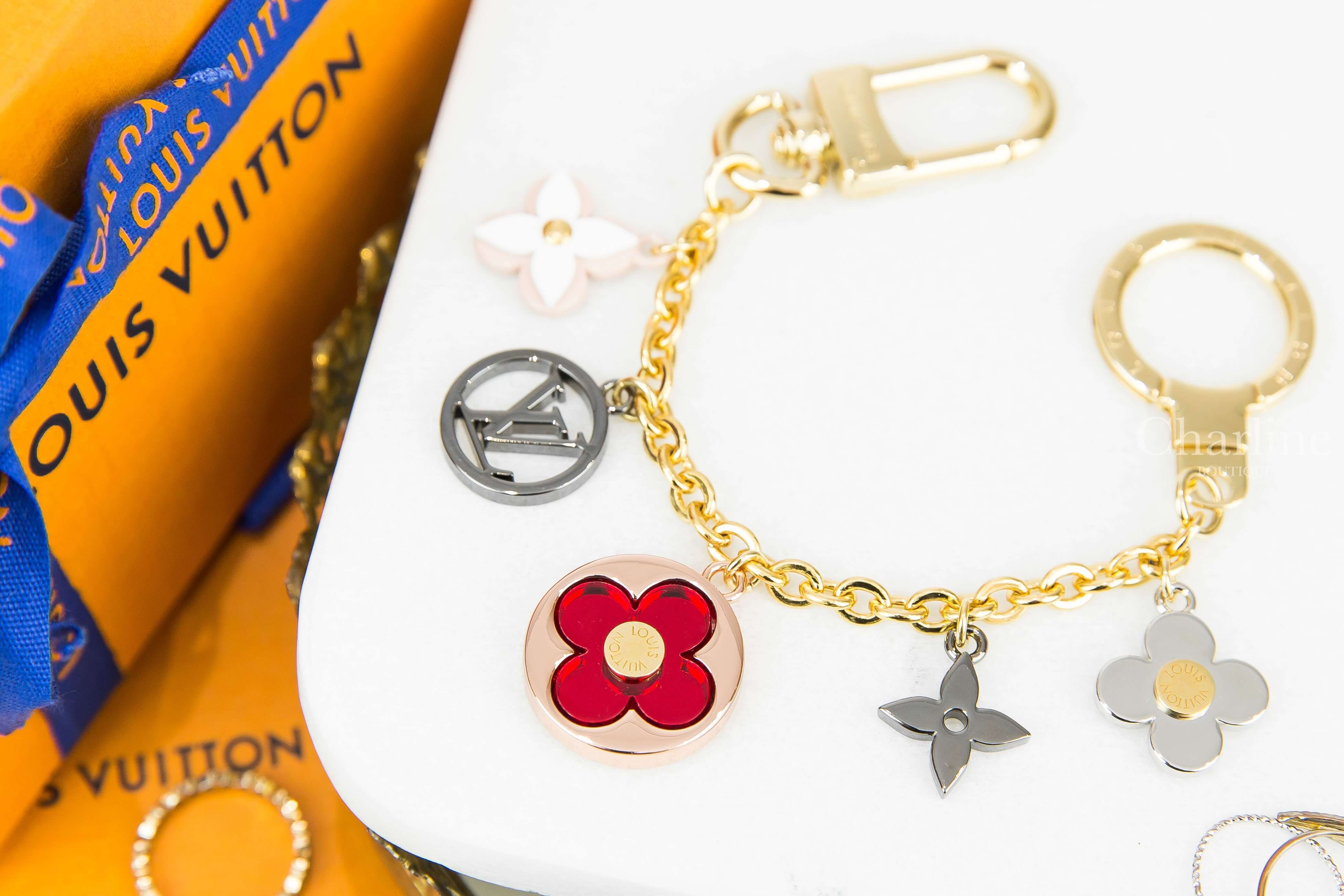 Louis Vuitton Flash Flower Chain Bag Charm 紅色花卉銀 Logo垂墜金鍊鑰匙圈吊飾-Charline Boutique 精品代購