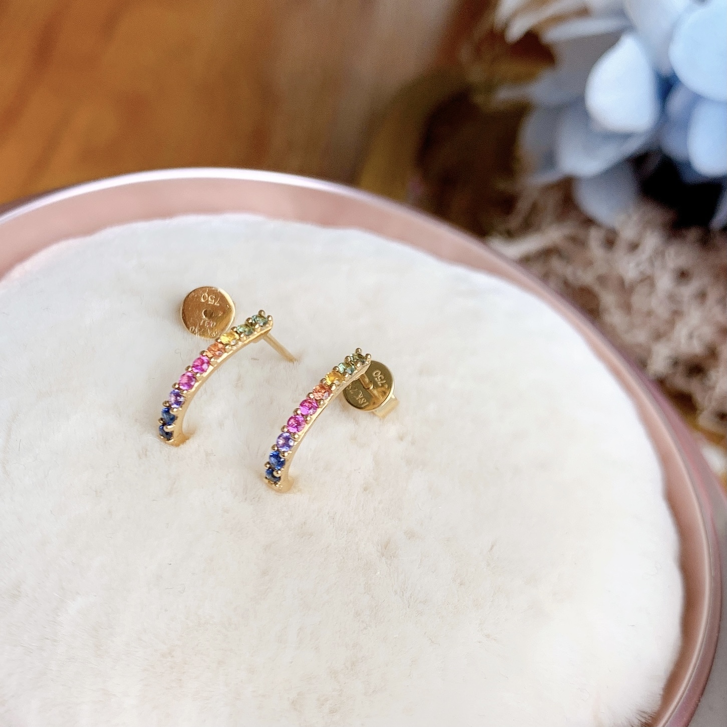 18K金彩虹藍寶石耳釘