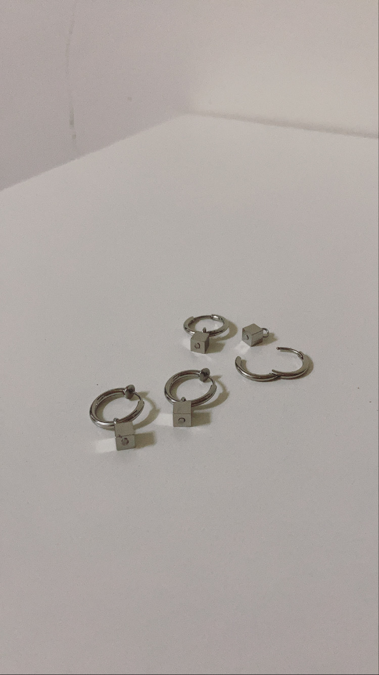 #現貨 (ACCE506) 鋼耳環 垂墜方塊耳環/耳夾