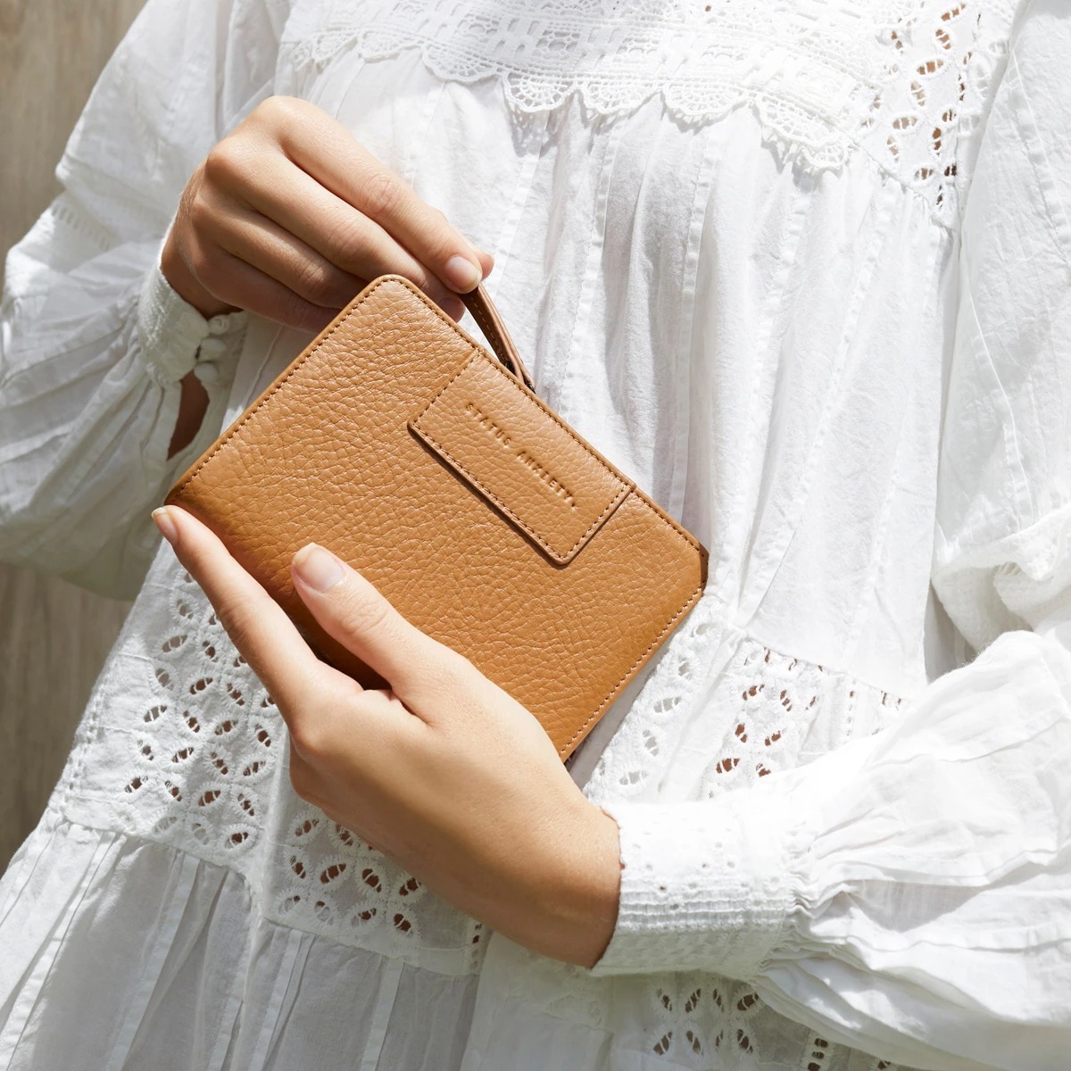 Status Anxiety | POPULAR PROBLEMS 短夾5色（駝、黑、藍、綠、灰）