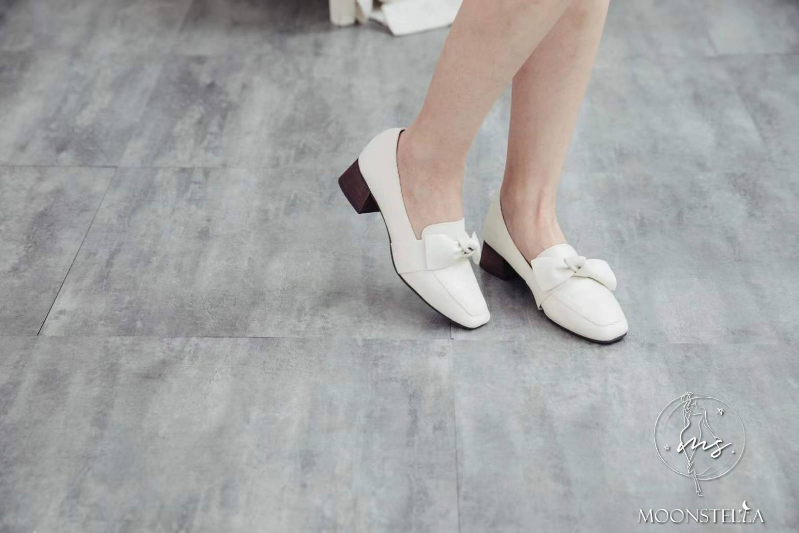 美美蝴蝶結低跟鞋