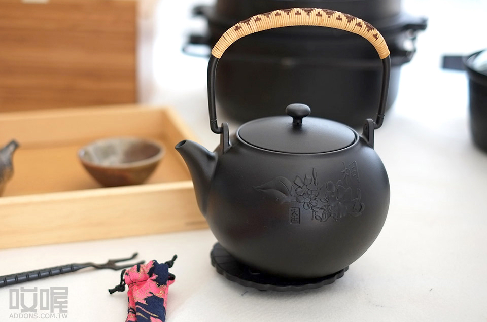 大古鐵器 TAKU 鳥語花香系列 油桐花鑄鐵壺