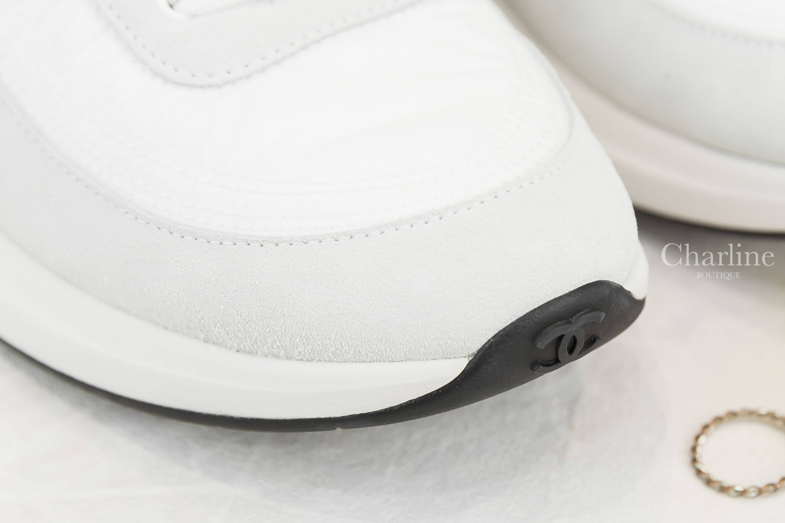 Chanel Trainers 白色尼龍拼灰麂皮黑CC牛皮運動鞋