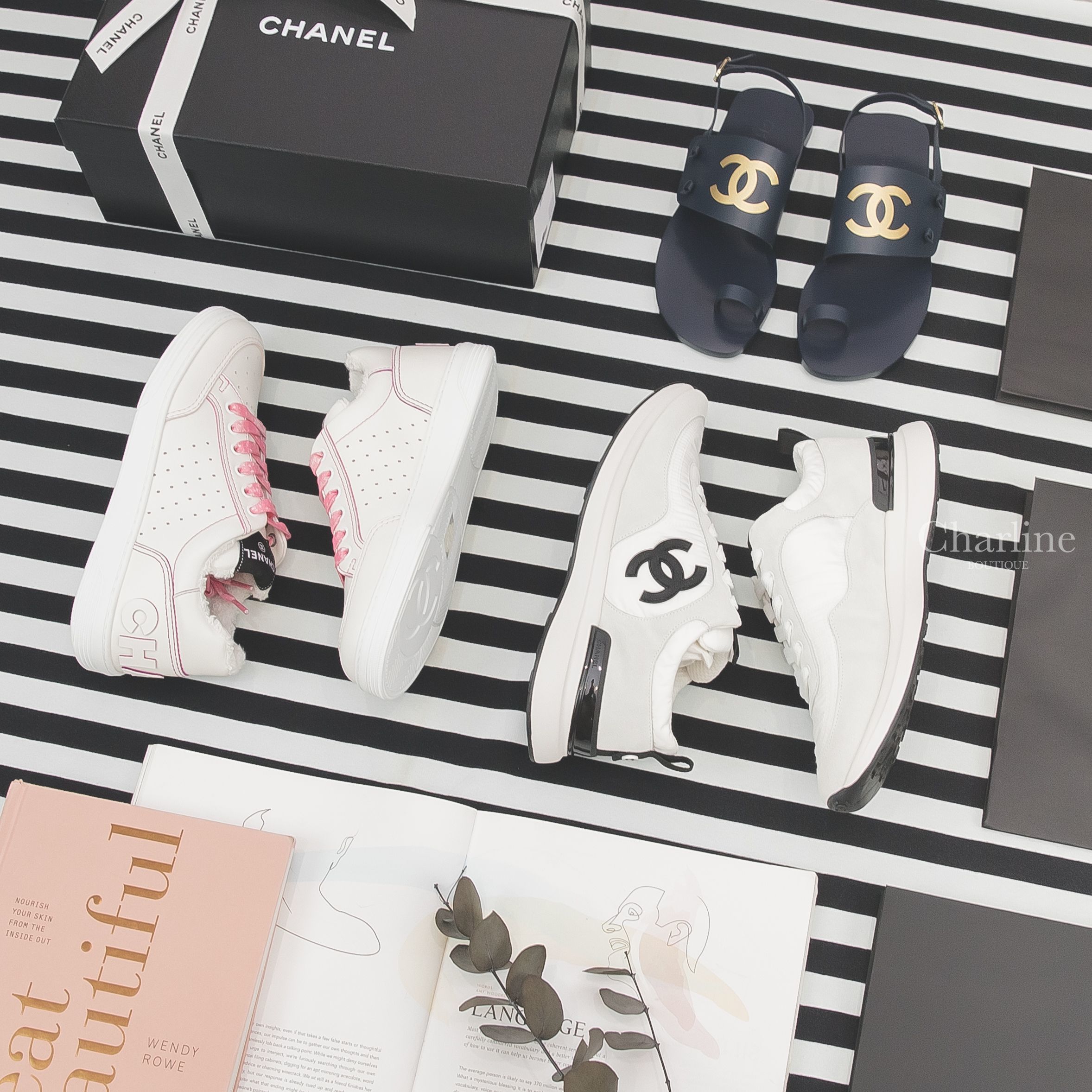 Chanel Trainers 白色粉色立體不對稱字母絨毛小牛皮運動鞋,Chanel Trainers 白色尼龍拼灰麂皮黑CC牛皮運動鞋,Chanel Sandals 海軍藍金CC山羊皮套趾平底涼鞋-Charline Boutique 精品代購