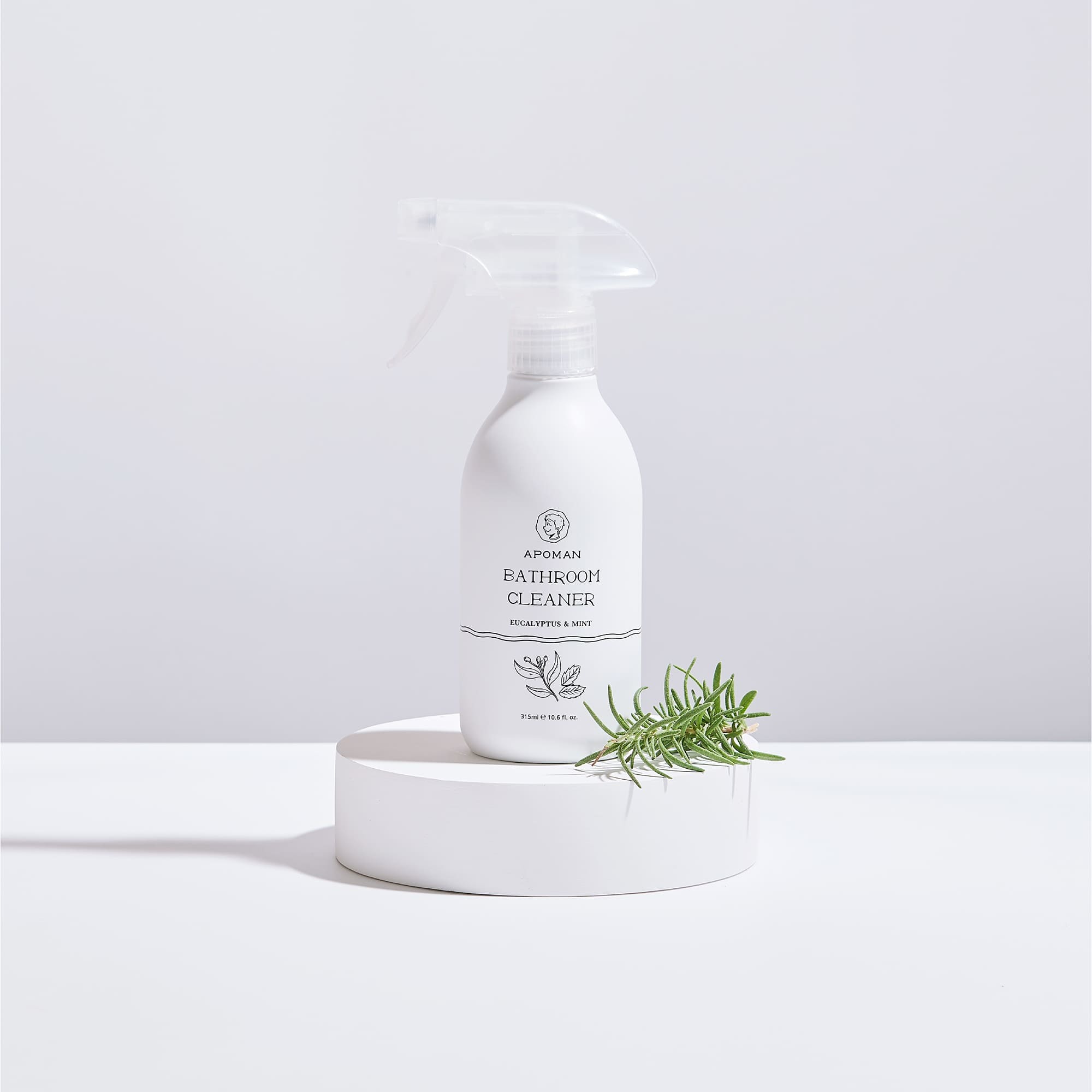 APOMAN 驅蟲少年® : 居家精油浴廁清潔劑 (尤加利薄荷) / <洗澡時邊刷洗浴室，精油氣味好療癒！> #中性溫和 #沁涼療癒 #迷迭香 #檸檬