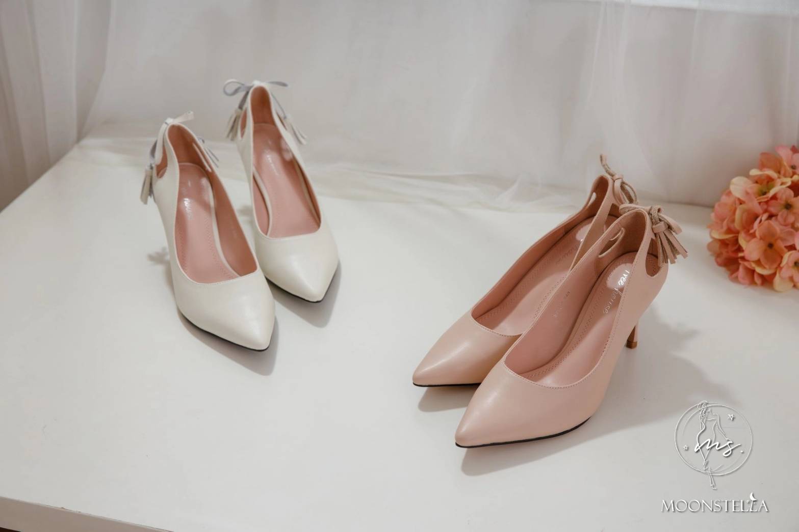 流蘇後鏤空高跟鞋