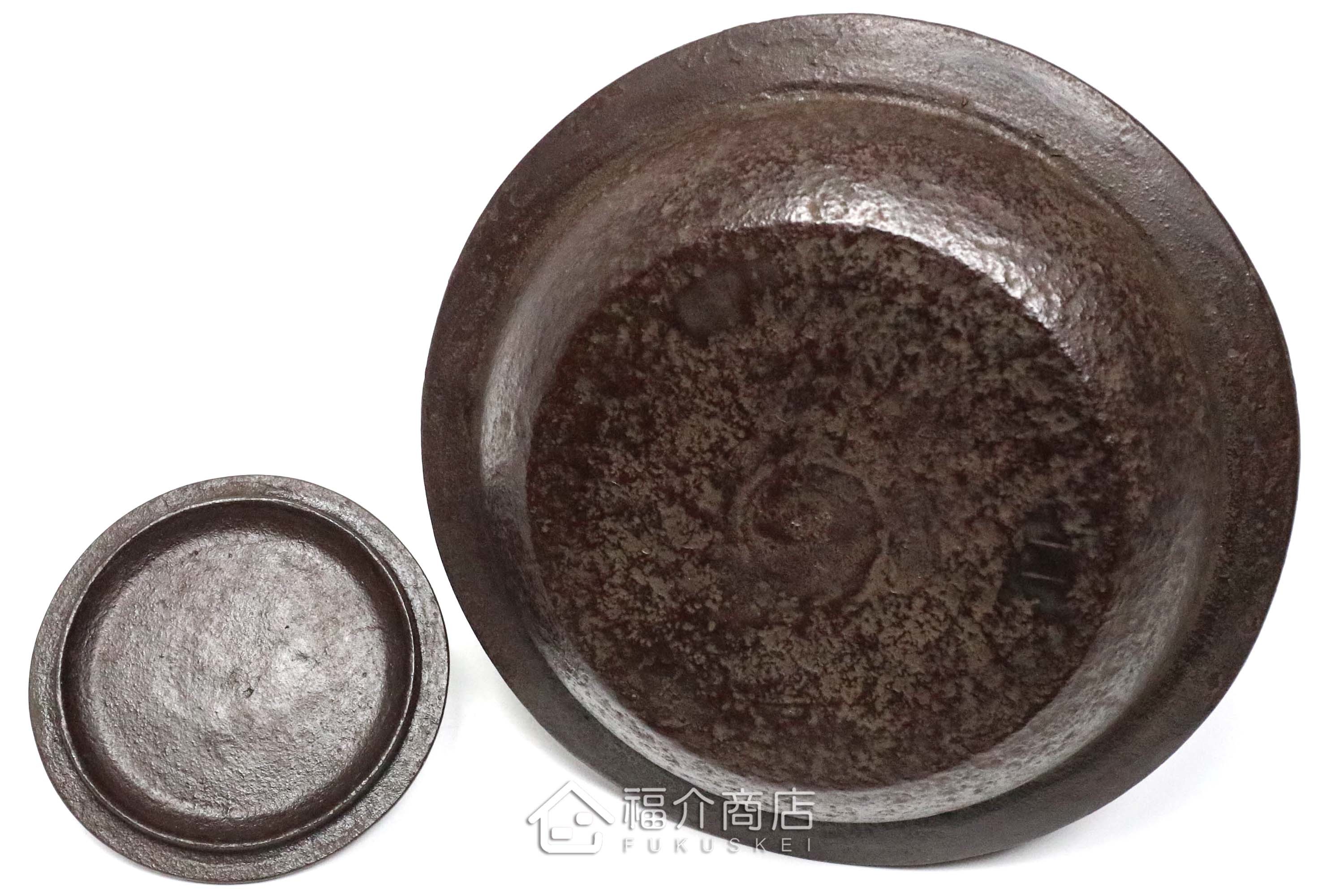 煮水泡茶用富士型的馬與山稜紋樣造型日本製鐵壺