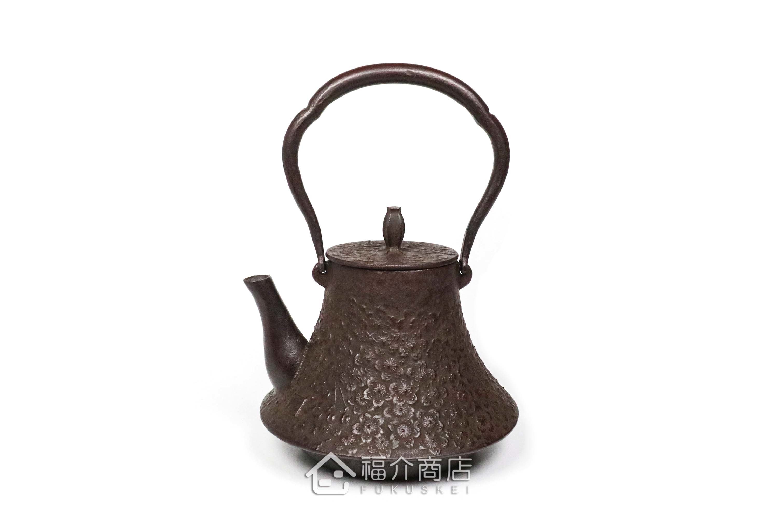 煮水泡茶用的日本製南部鐵器櫻花紋樣鑄鐵壺