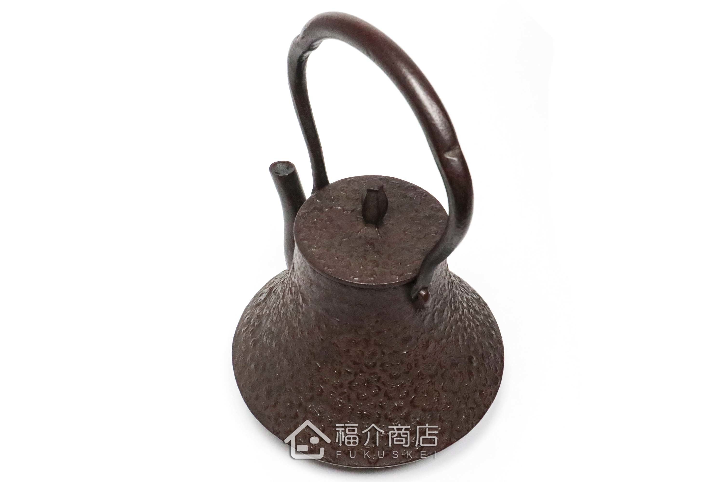 煮水泡茶用的日本製南部鐵器櫻花紋樣鑄鐵壺