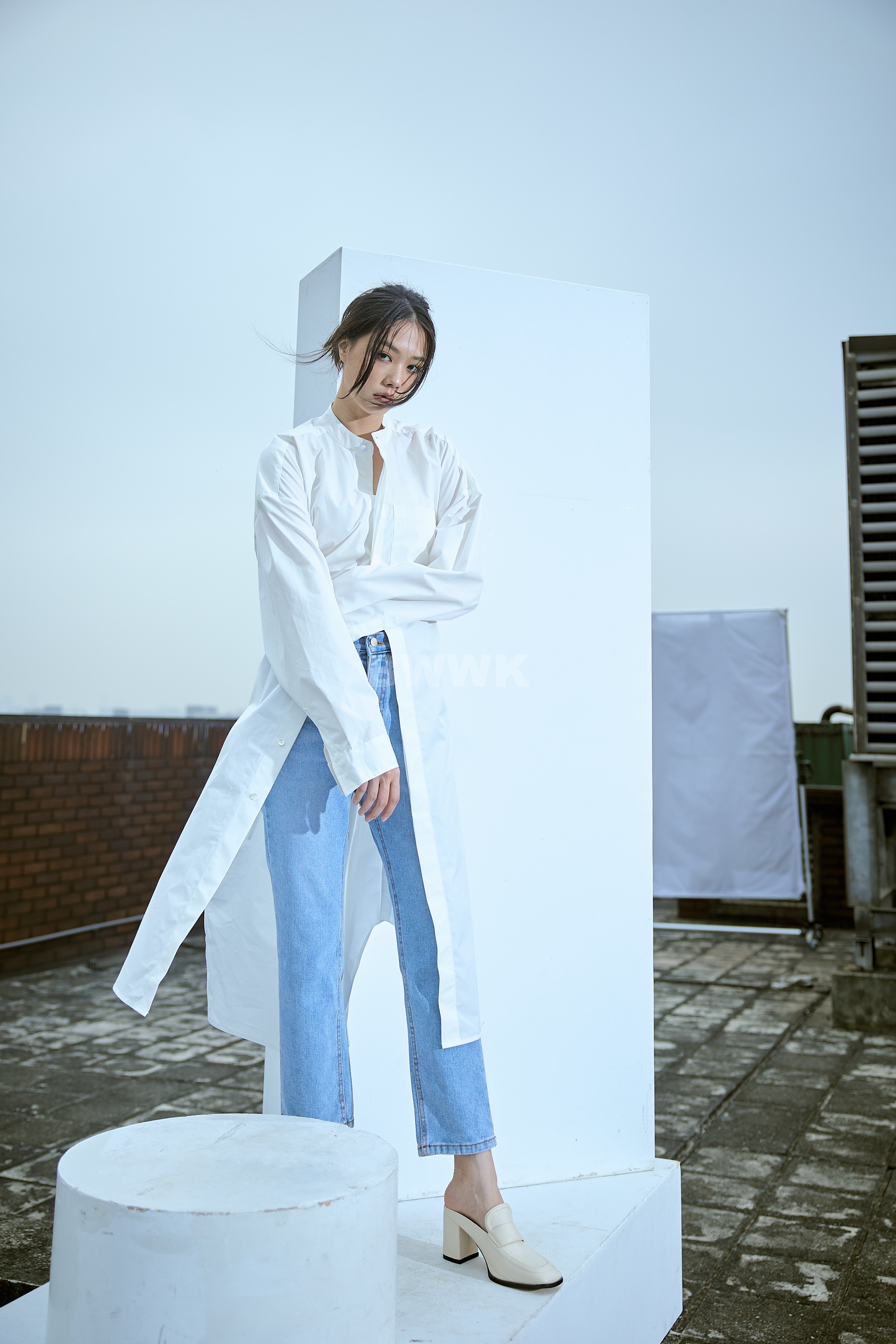 【瑕疵】簡約長版襯衫 附綁帶