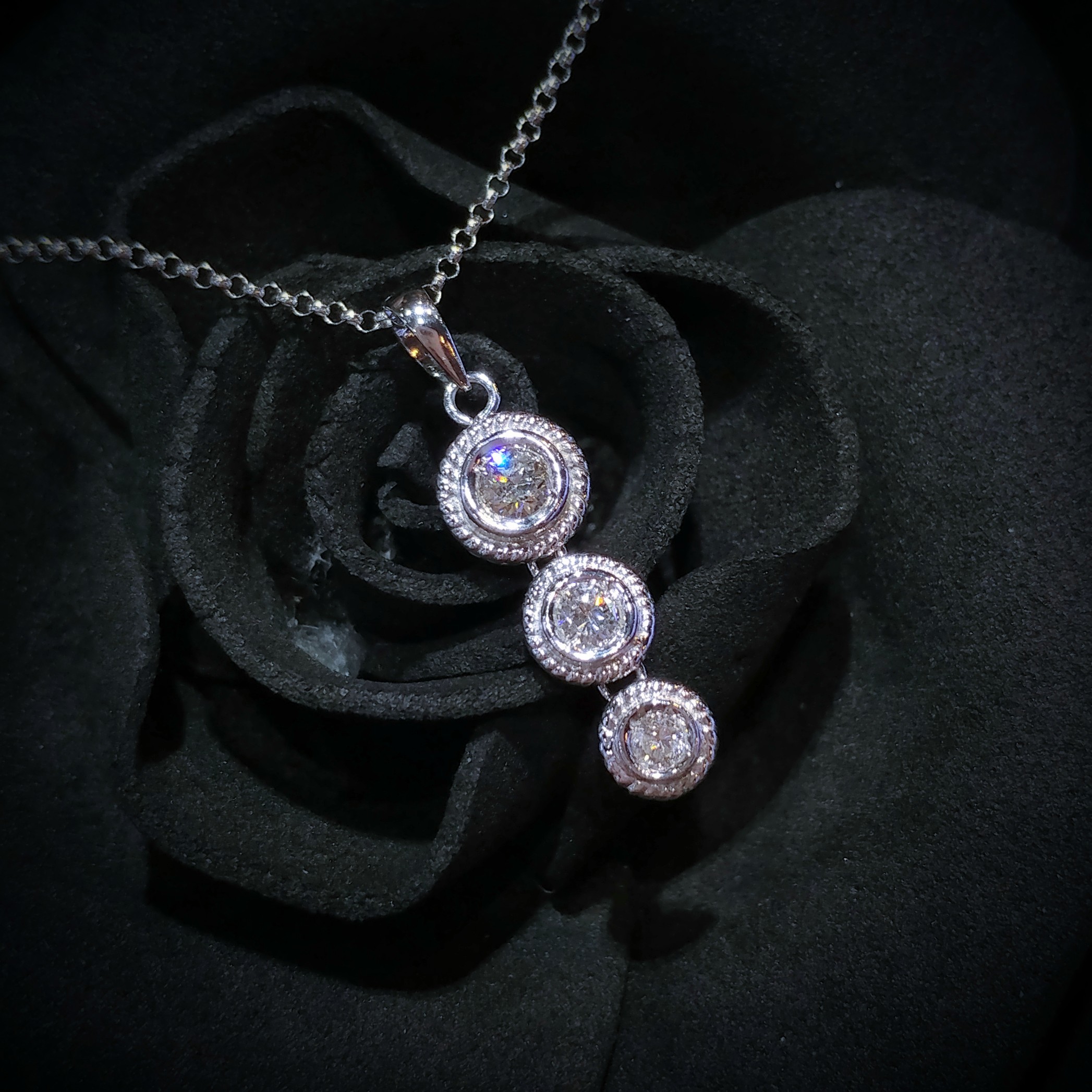 18K White Gold 0.38ct Diamond Pendant