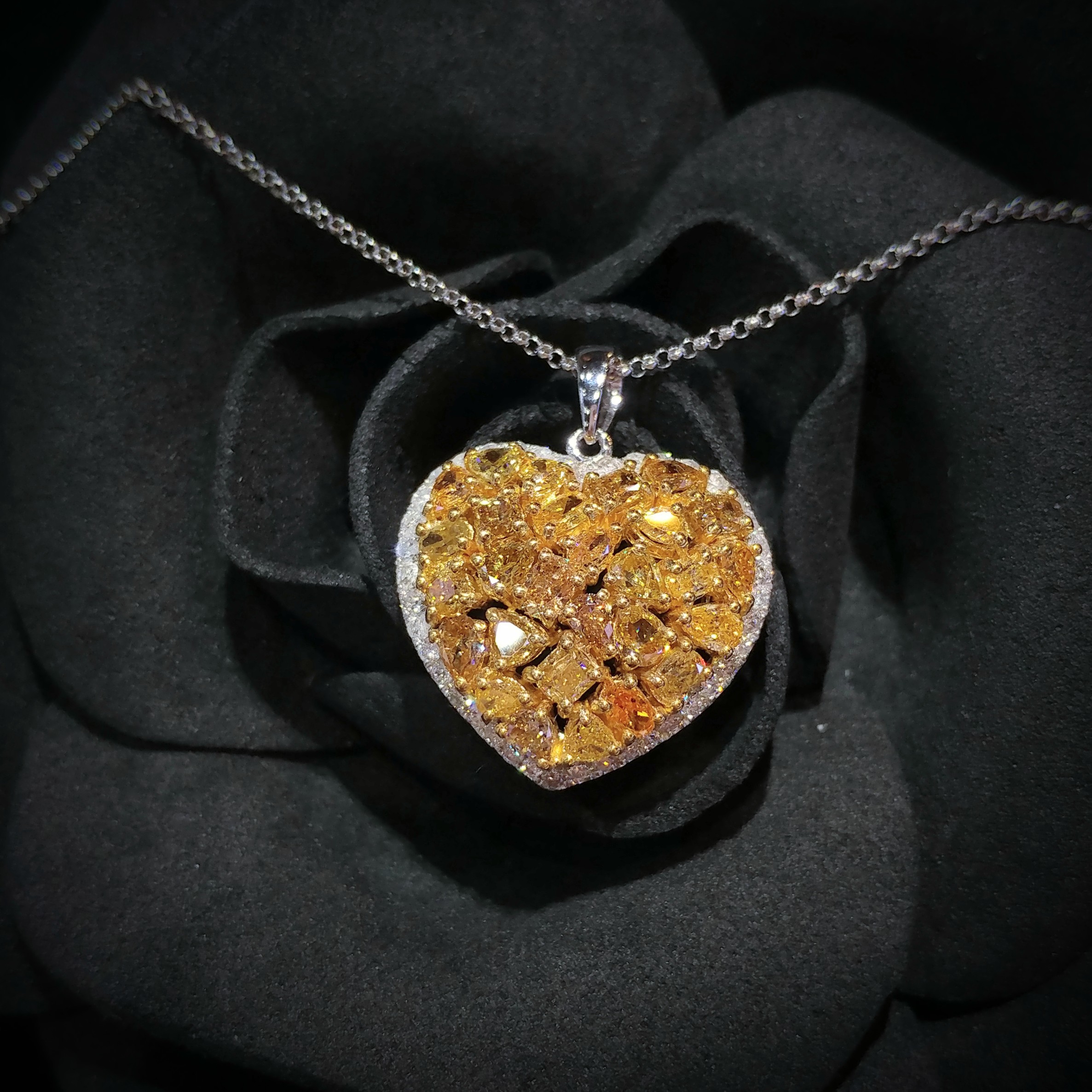 18K Gold 3.16ct Diamond Pendent