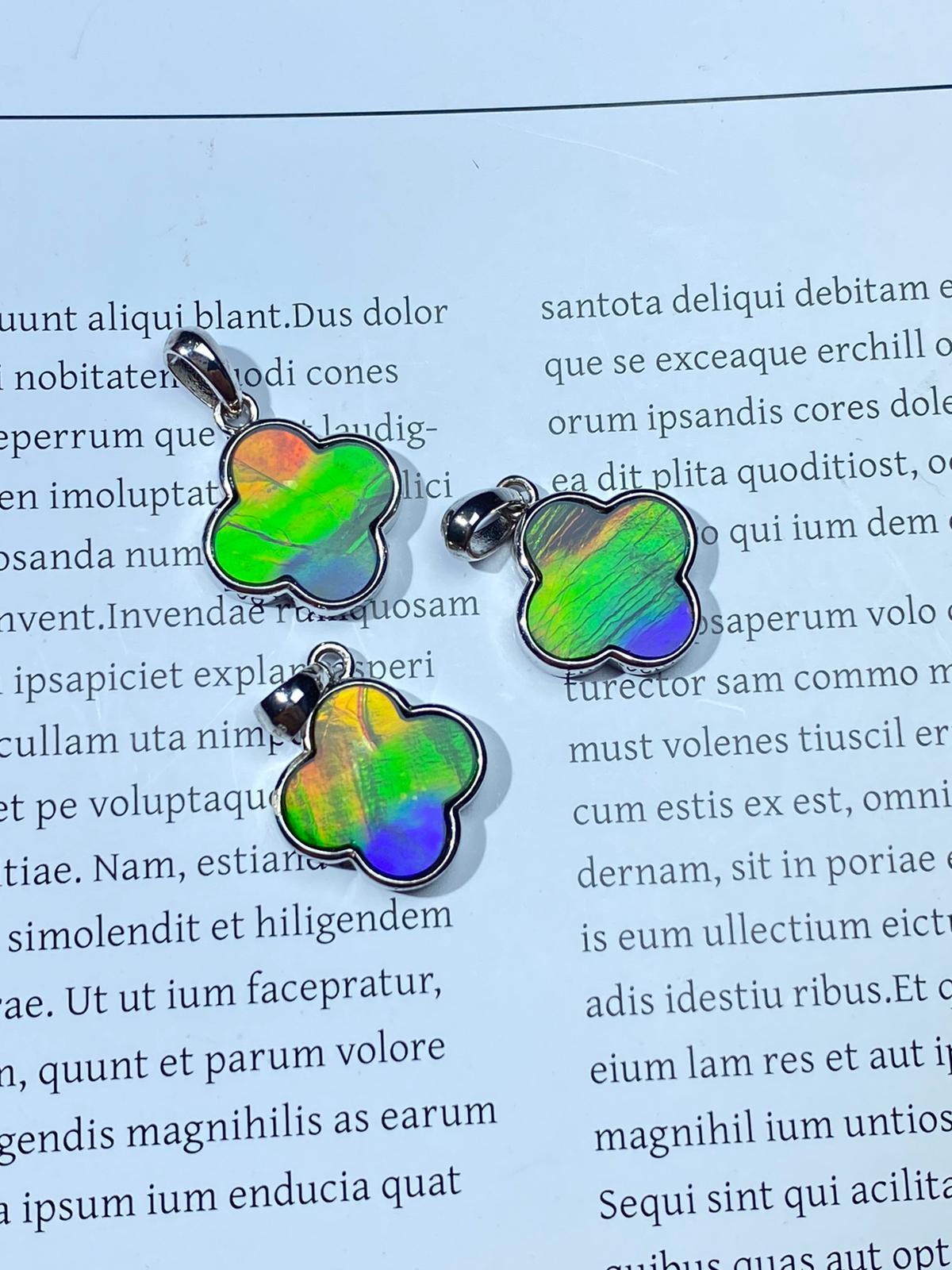 斑彩.四葉草吊墜