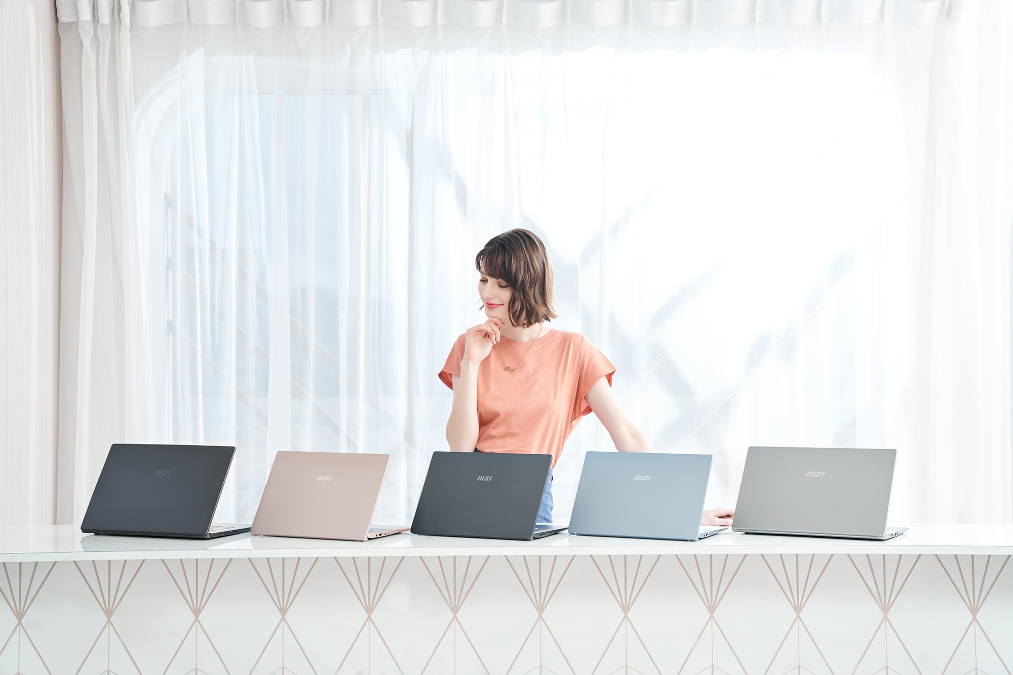 Notebook也能成為時尚配件？絕美配色質感手提電腦推介－知性、文青、內斂性格帶著走