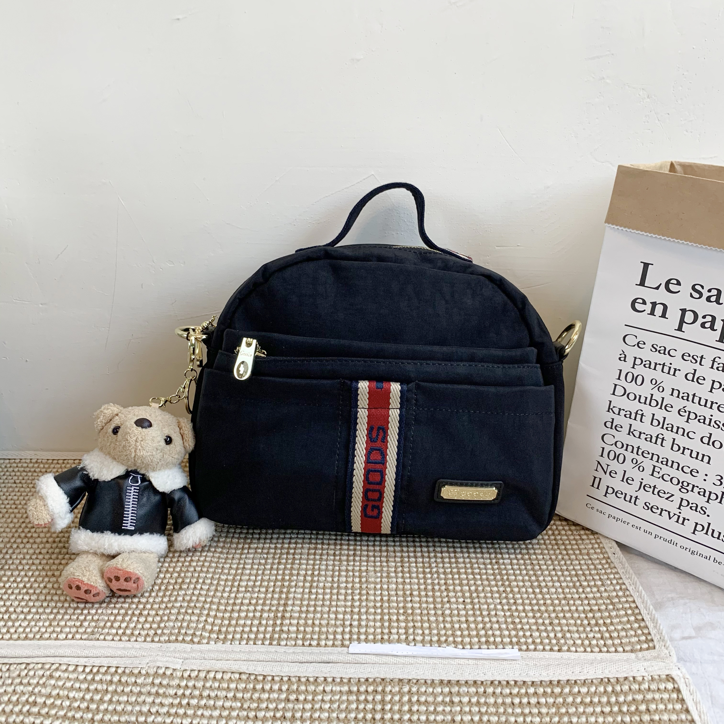 GOODS 織帶黑 防潑水半圓手提包 / 側背包 附小熊吊飾 #2654