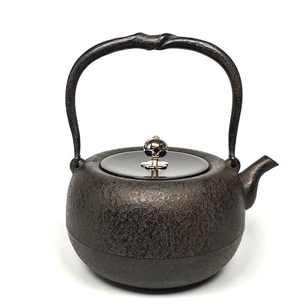 【岩戶賢一郎】丸形 姥口肌 鐵壺1.6L