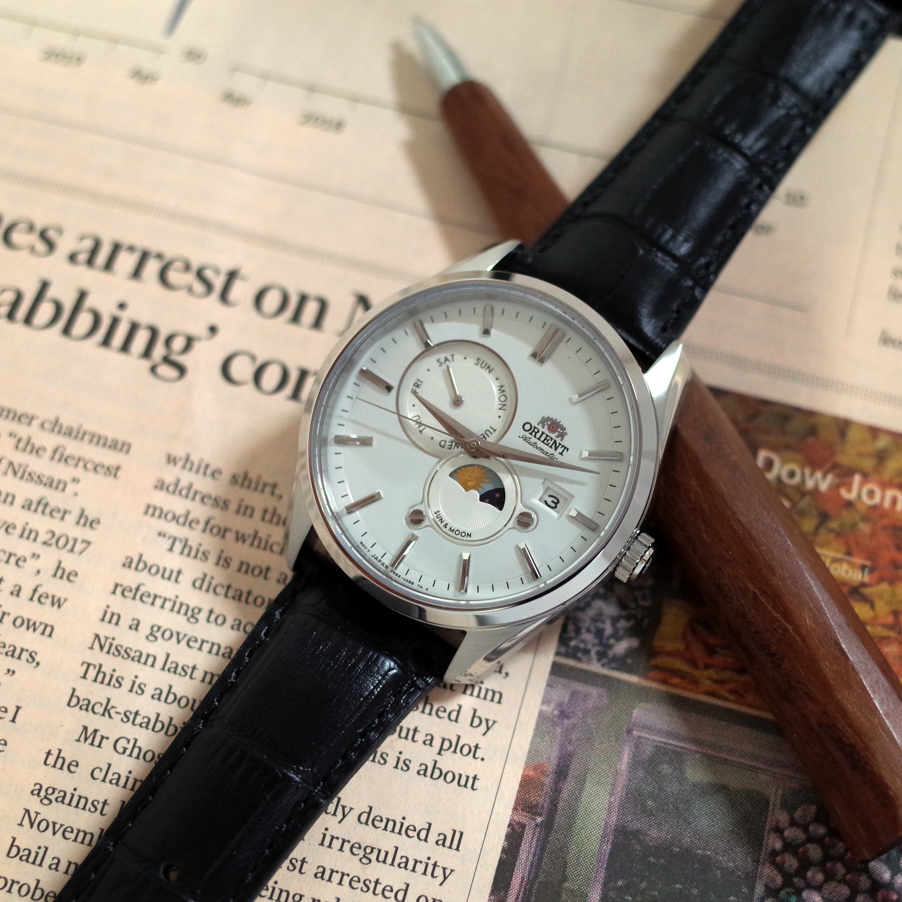 ORIENT SUN and MOON V5 LEATHER WATCH RA-AK0305S