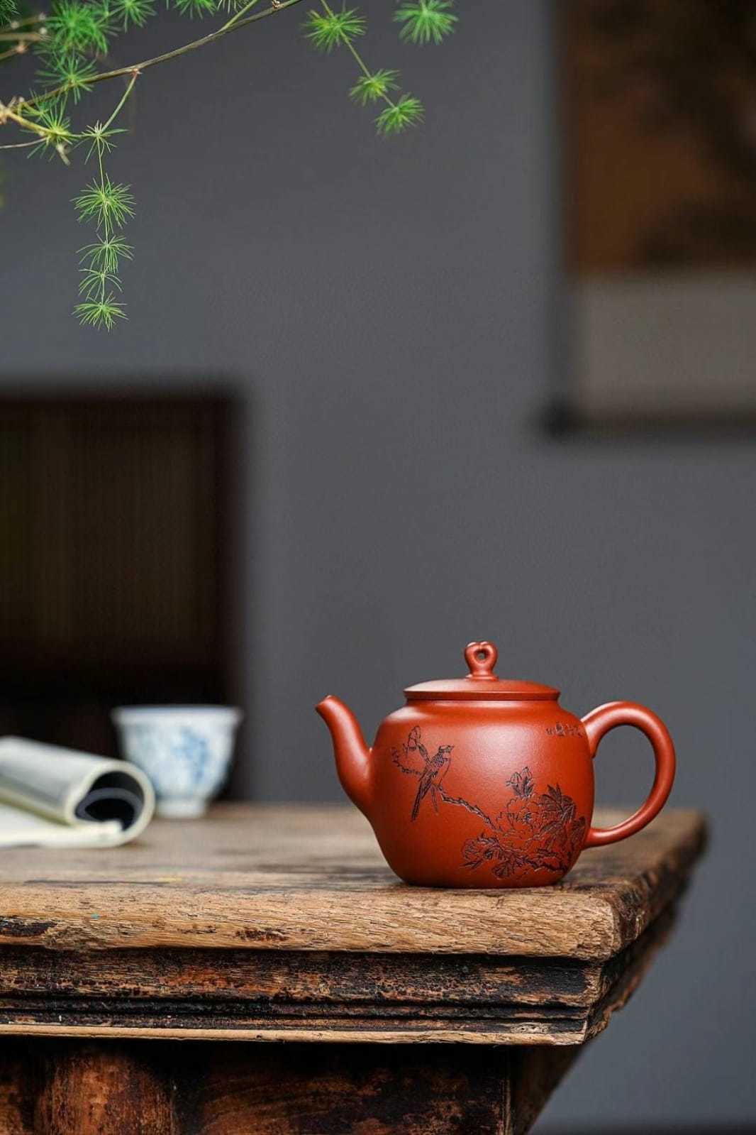 【心相印】-- 壺鈕爲心造型，與壺明心相印相互呼應，整器造型設計完美，實用且美觀 !