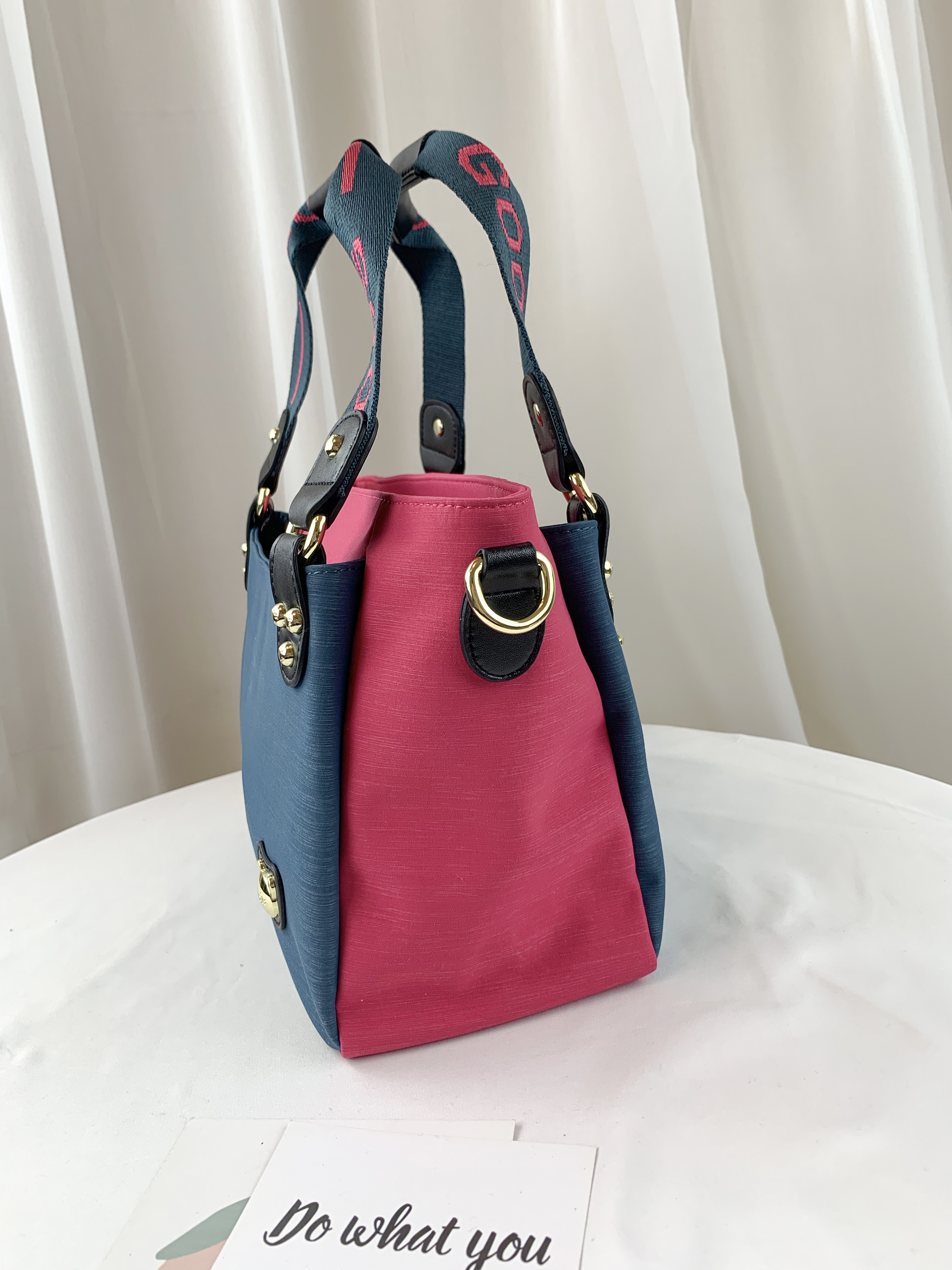 GOODS 綠桃拼色 防潑水手提包 / 側背包 附小熊吊飾 #2005