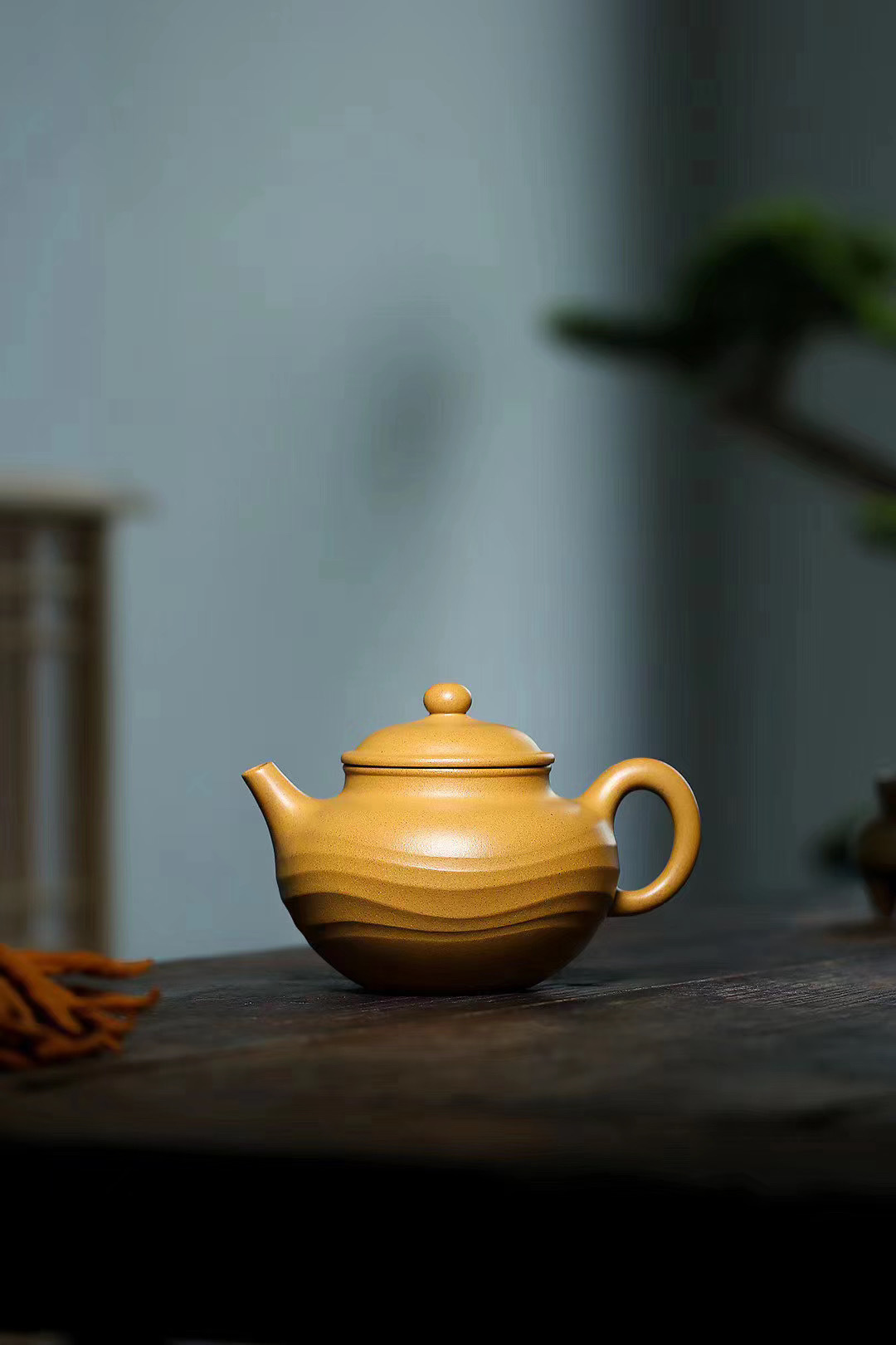 【水趣盎然】-- 此壺充滿生氣和活力，觸感溫潤細膩，出水暢快，收水利索！