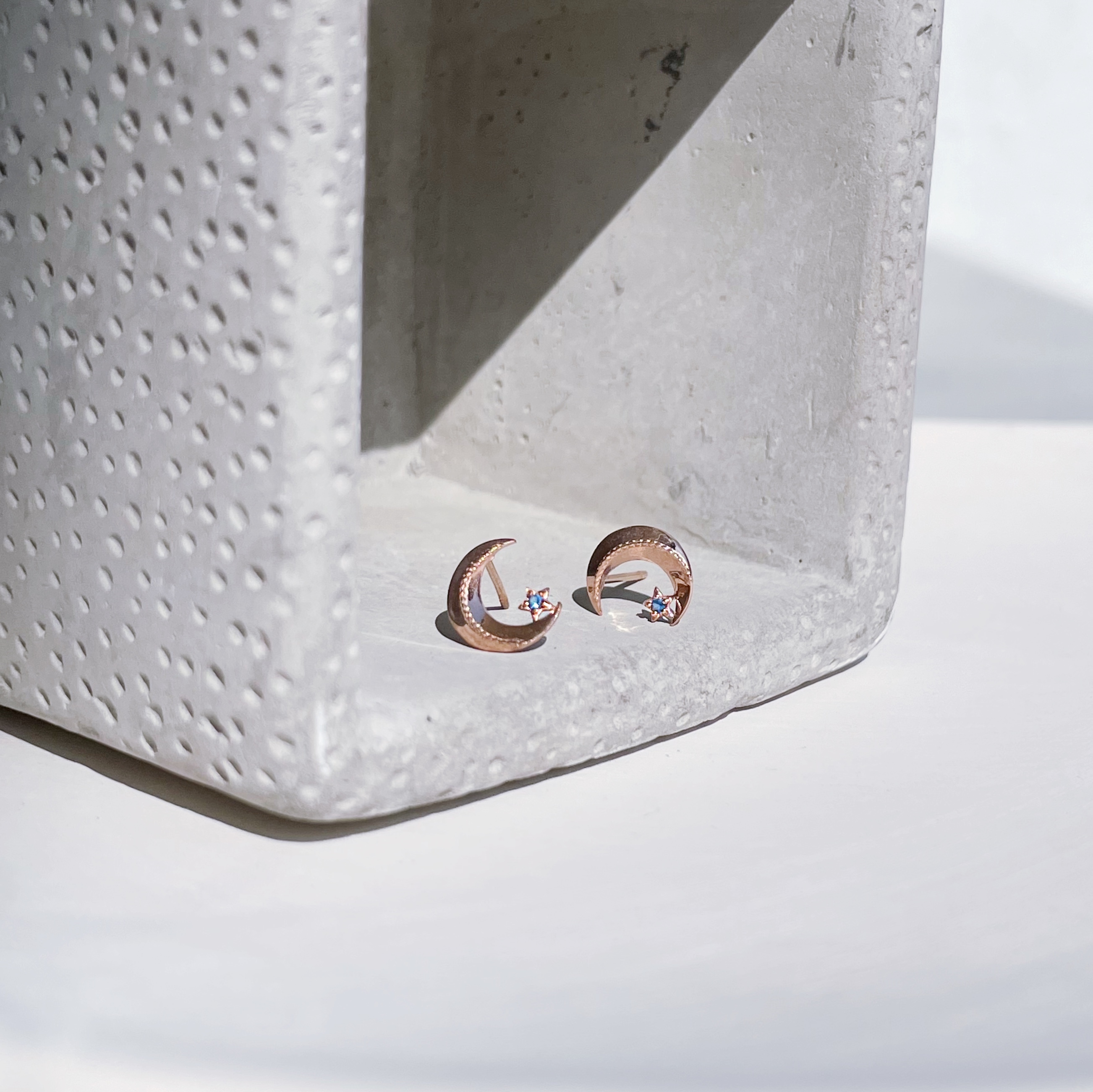 10K立體月亮藍鋯石星星耳環